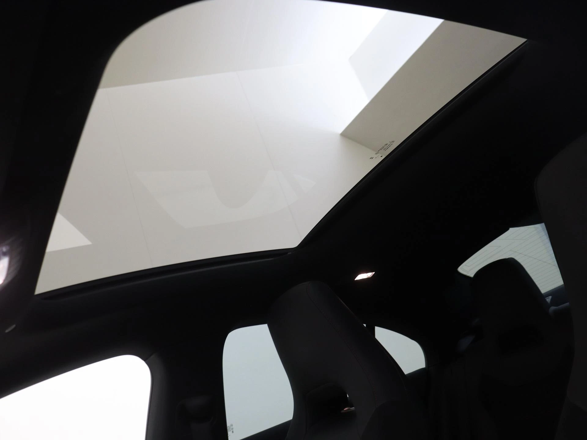 Mercedes-Benz-CLA-image-26