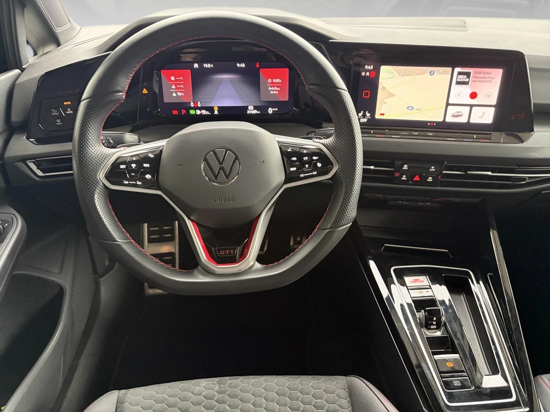 Volkswagen-Golf-image-6