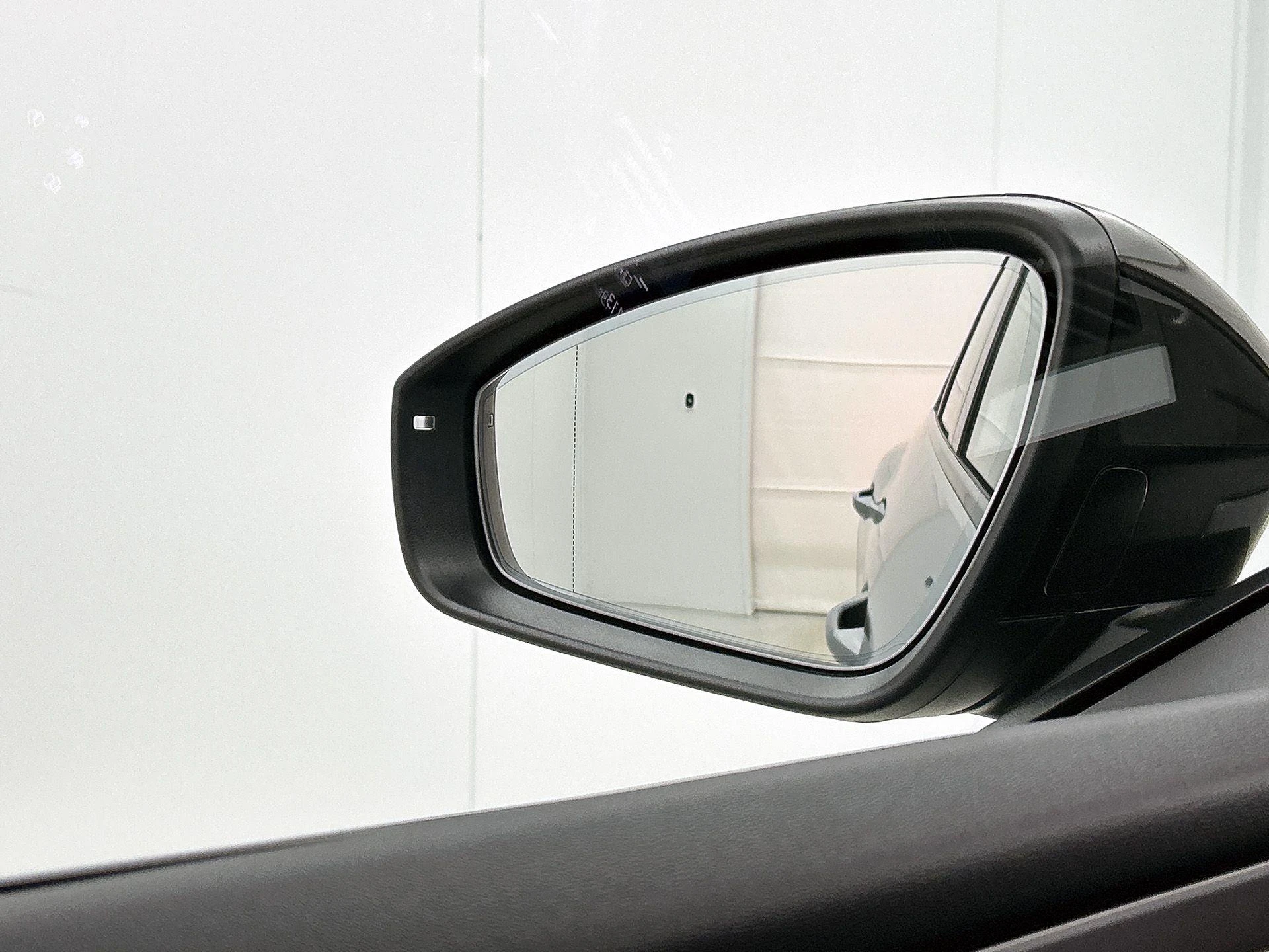 Audi-Q4 e-tron-image-23