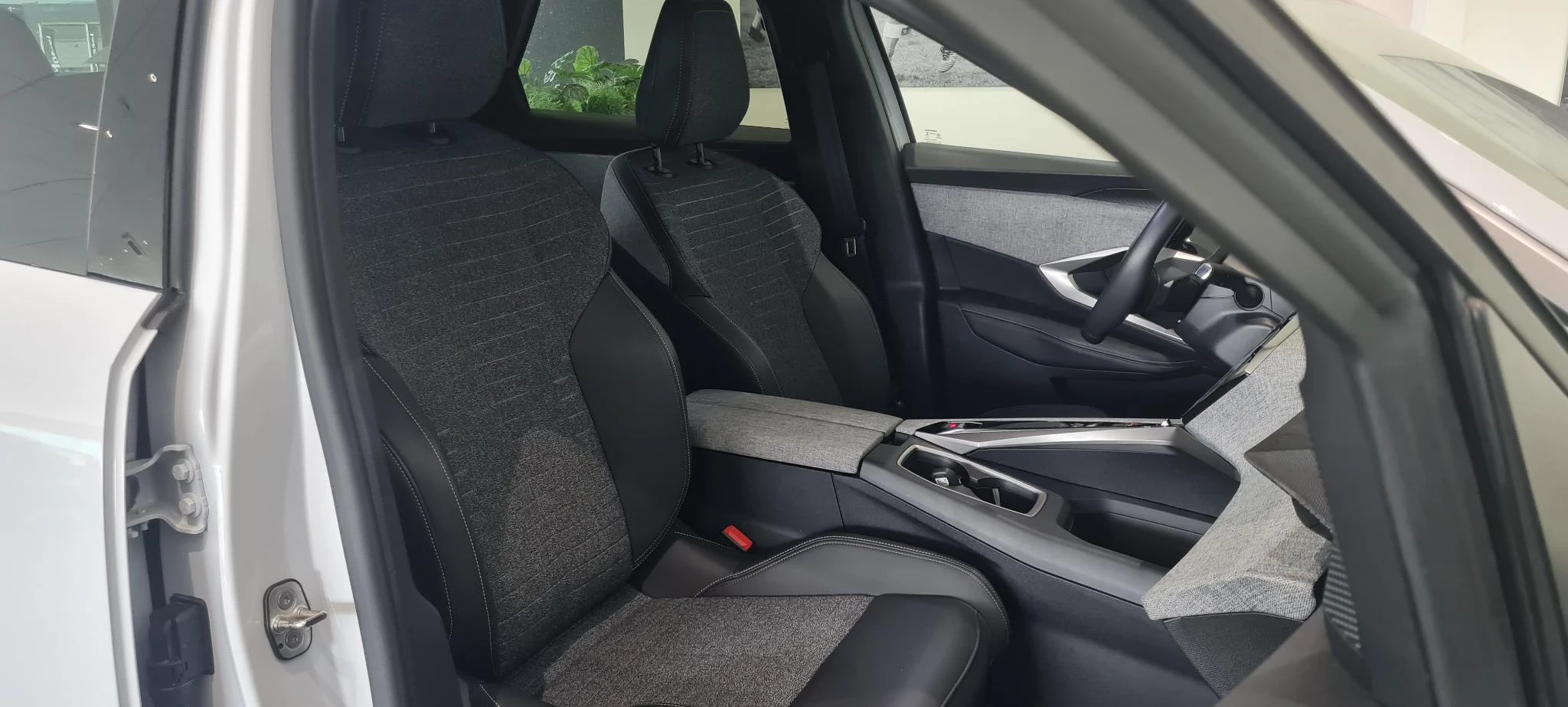 Peugeot 3008 1.2 Hybrid 136 Allure