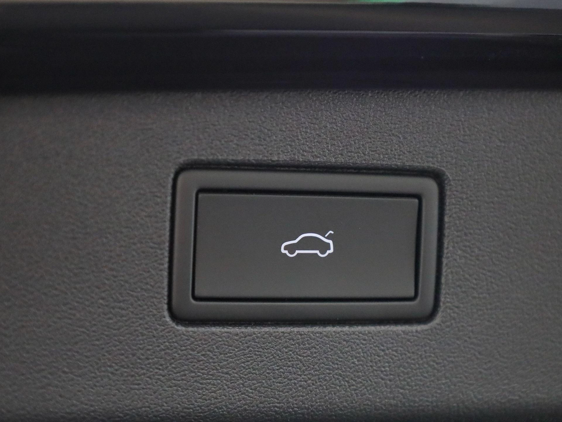 Volkswagen-Tiguan-image-14