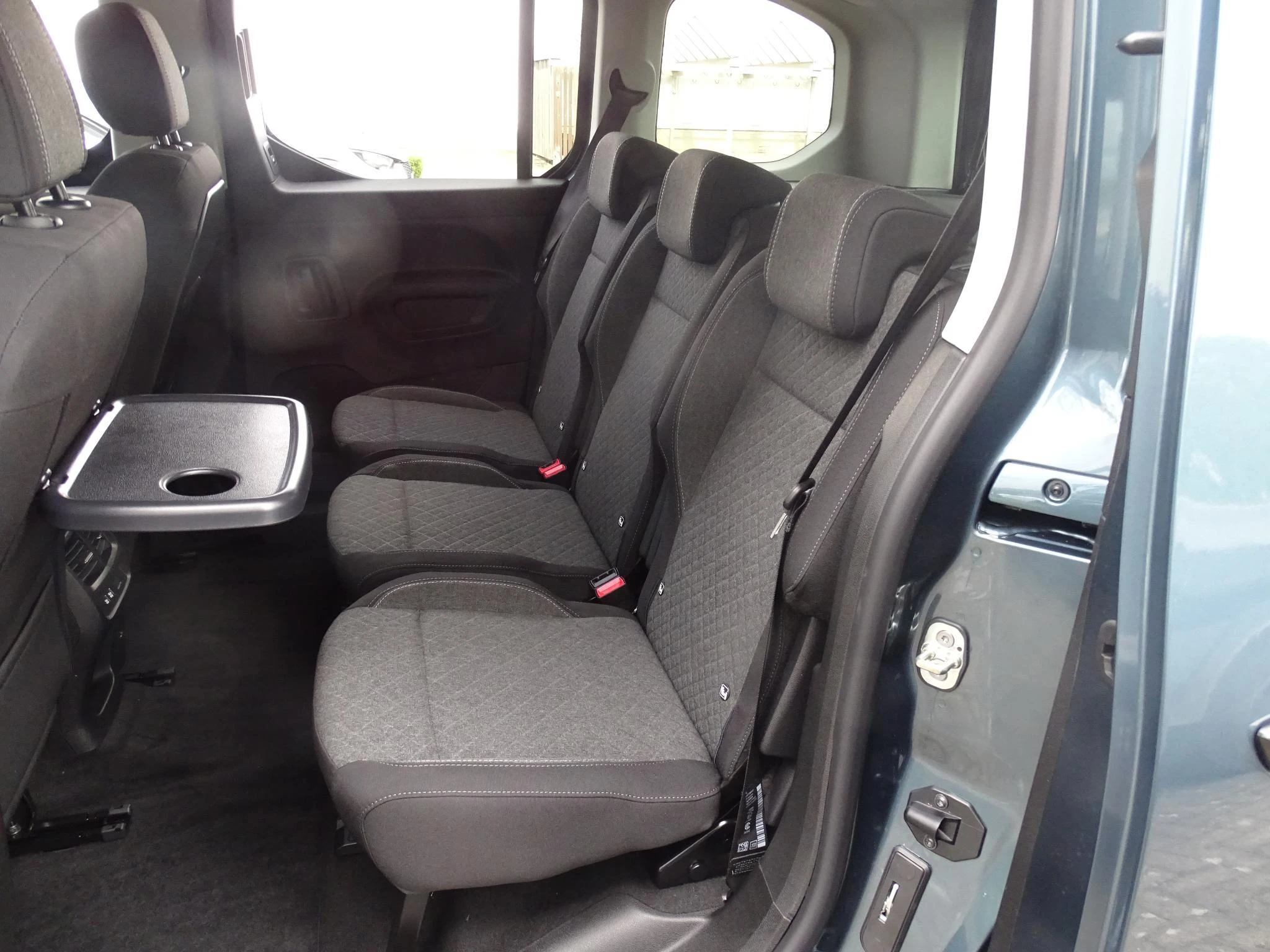 Opel Combo Life 1.2T Edition+gps+camera+park pilot achteraan