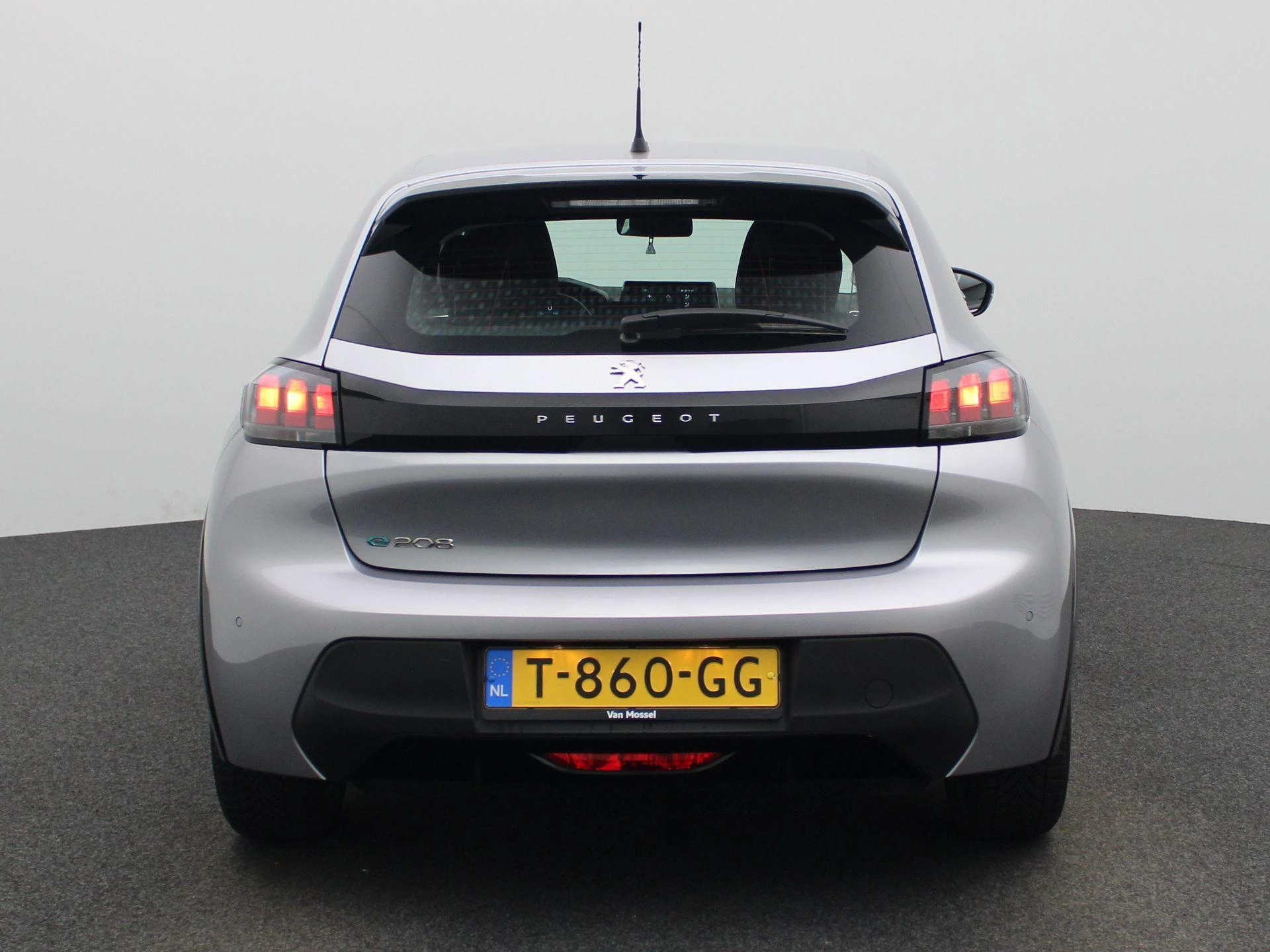 Peugeot e-208