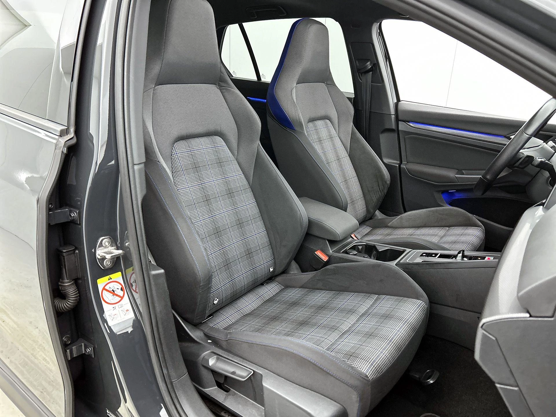 Volkswagen-Golf-image-41