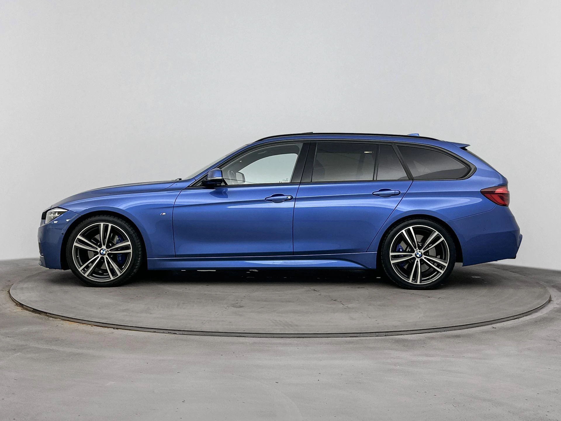 BMW-3 Serie-image-1