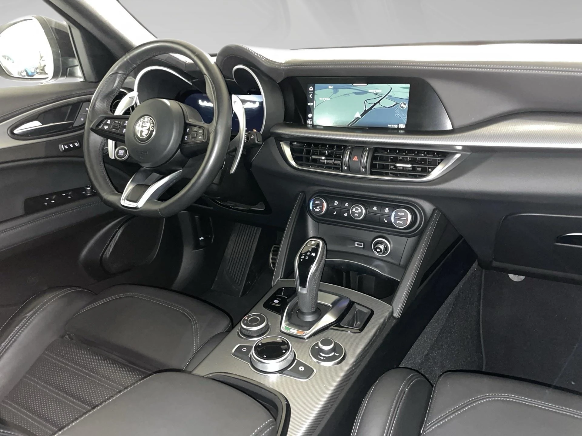 Alfa Romeo-Stelvio-image-6