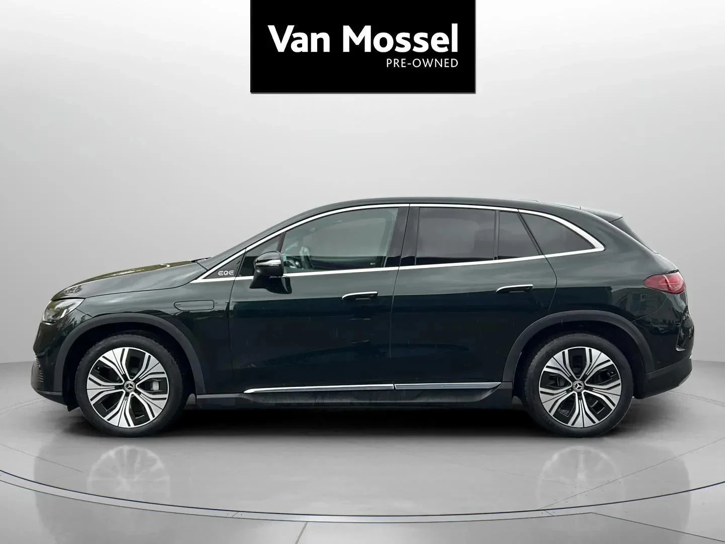 Mercedes-Benz-EQE-image-7