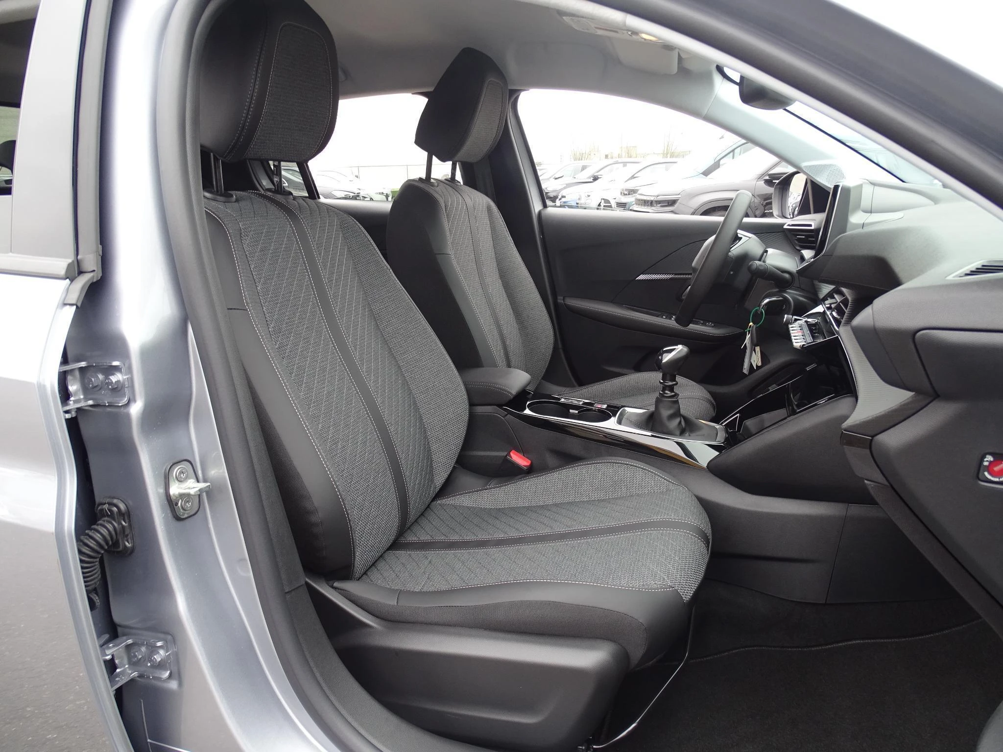 Peugeot 208 1.2T Allure VERWACHT