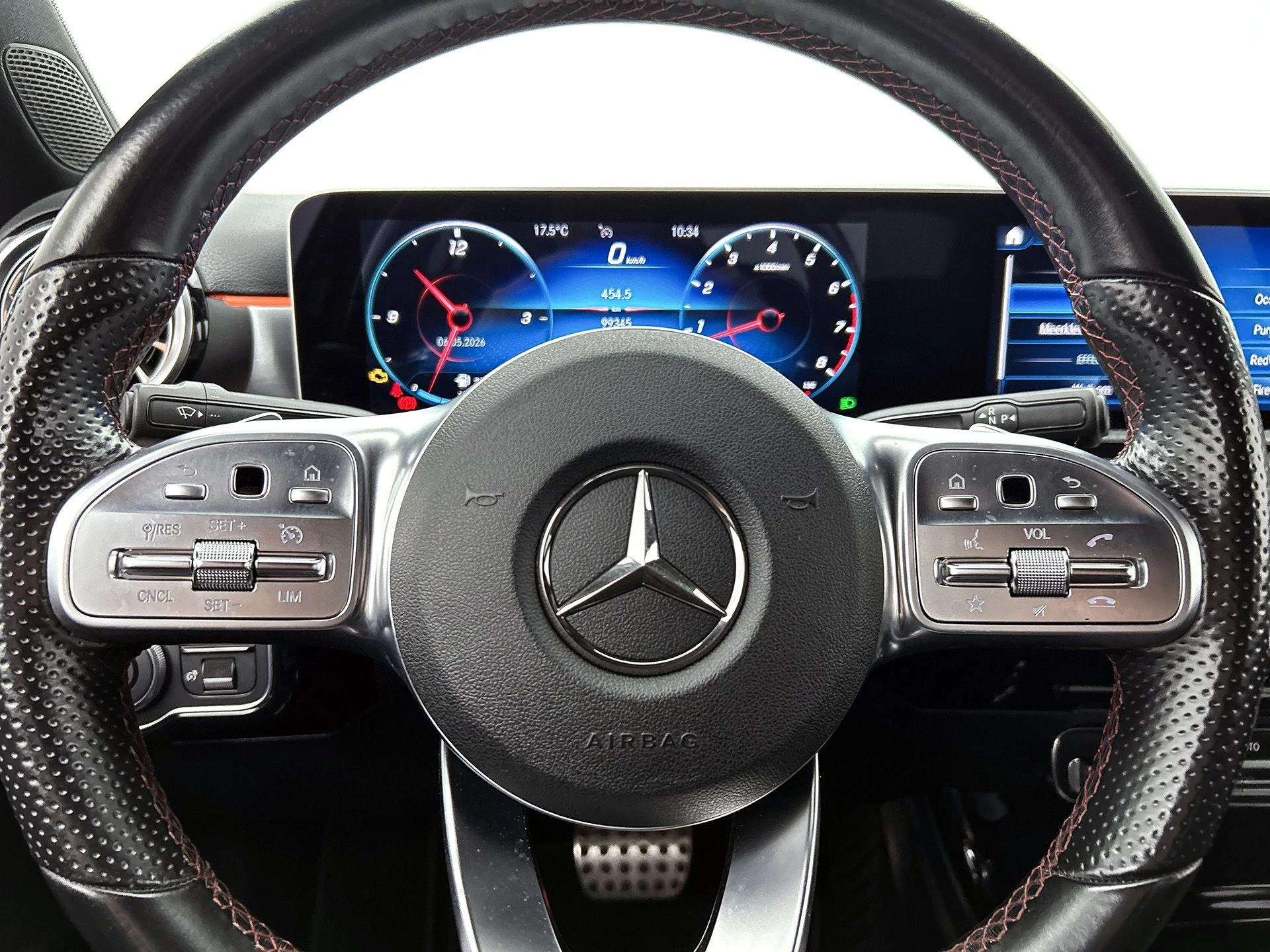 Mercedes-Benz-A-Klasse-image-38