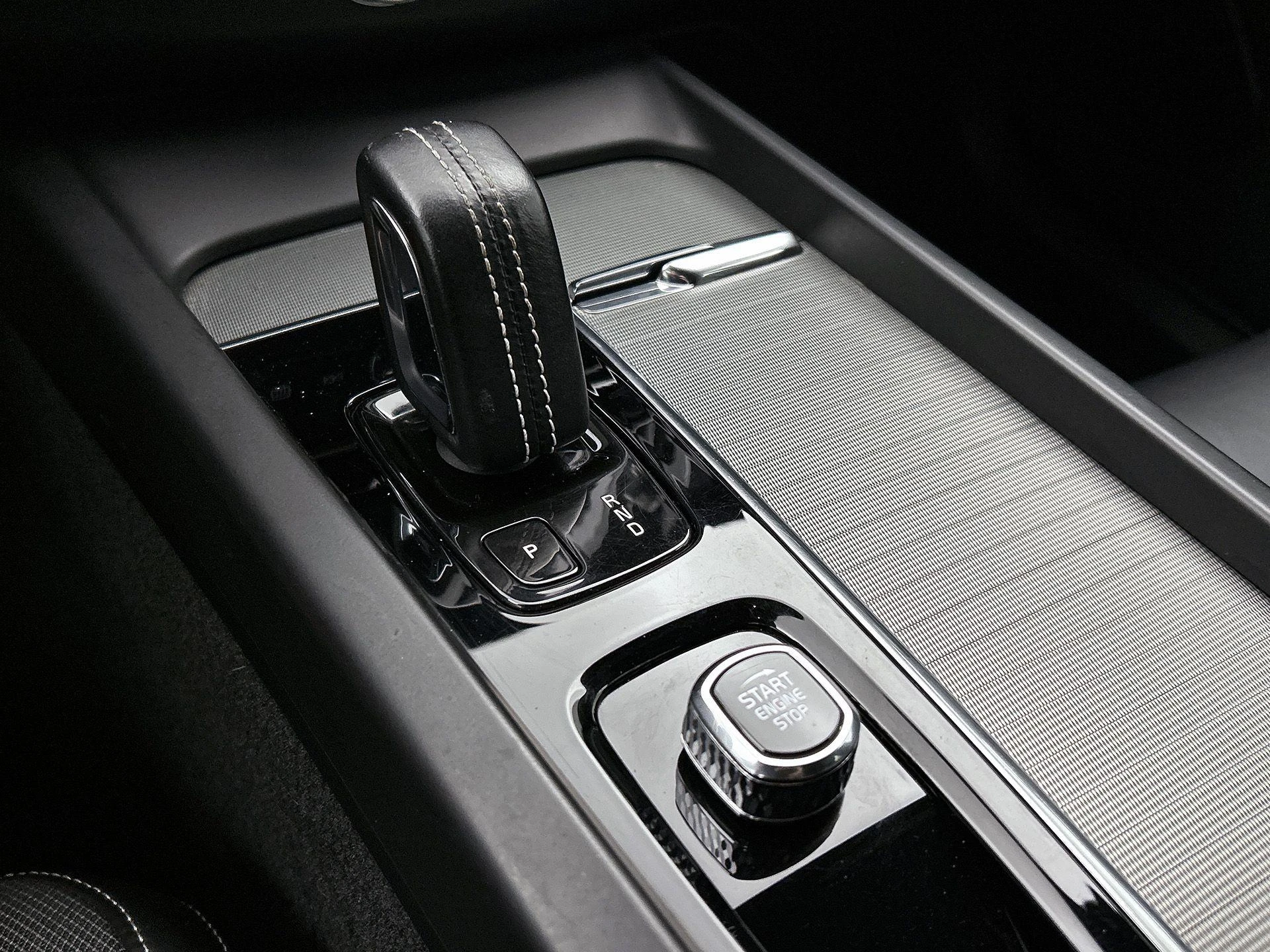 Volvo XC60 2.0 B4 R-Design