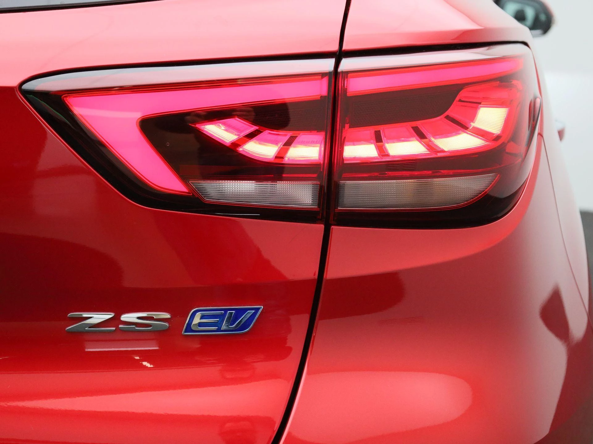 MG-ZS EV-image-35