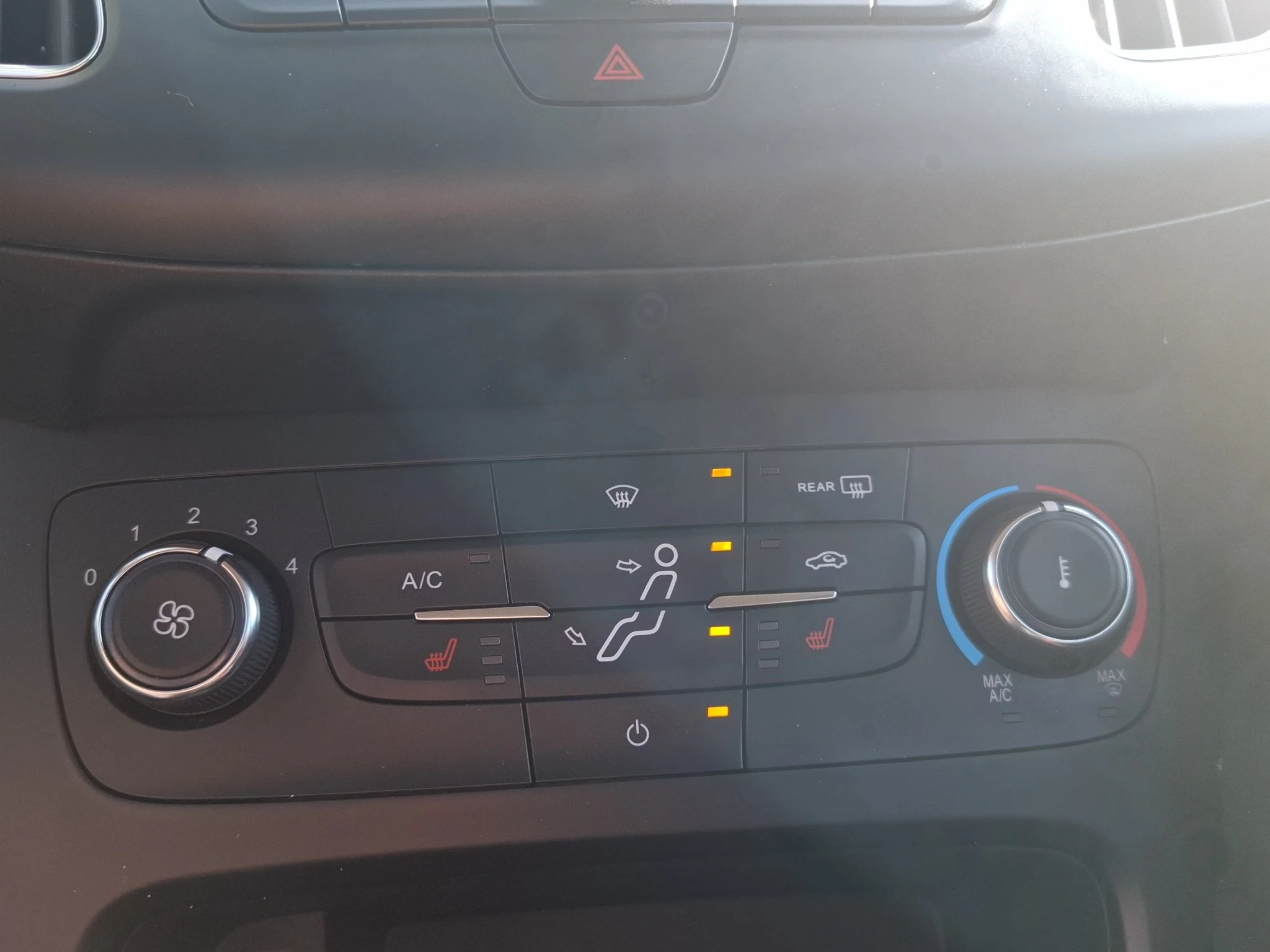 Ford Focus Turnier | NAVI | PDC | TEMPOMAT | SHZ | LRHZ | BLT