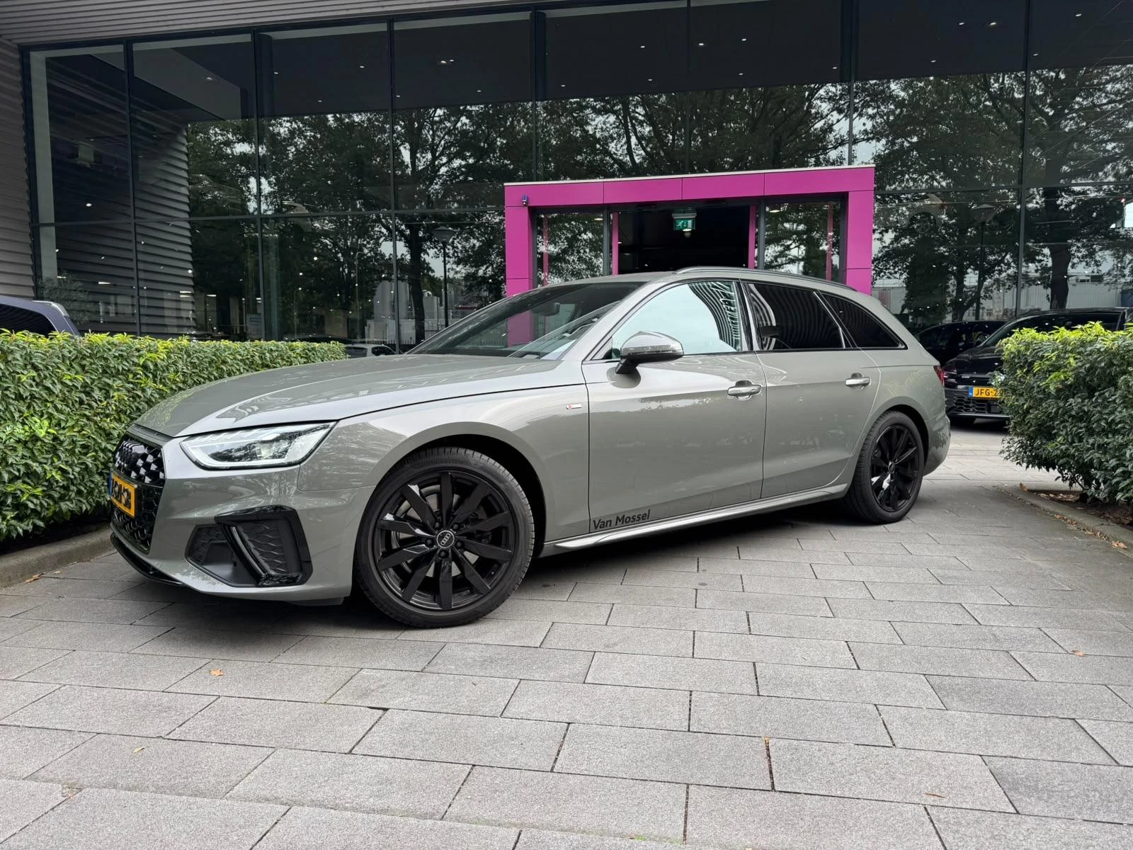 Audi-A4-image-40