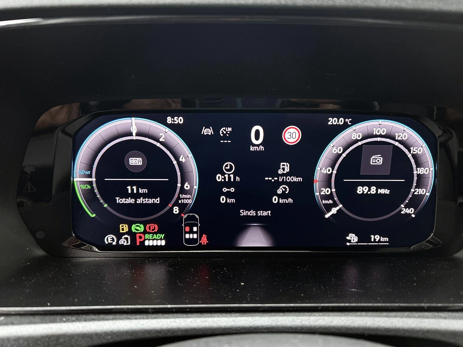 Volkswagen-Caddy-image-10