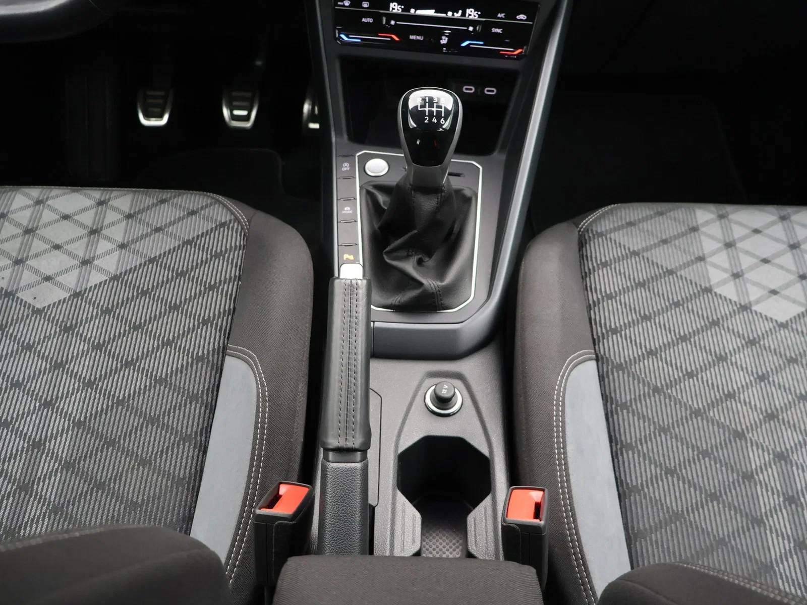 Volkswagen-Taigo-image-12