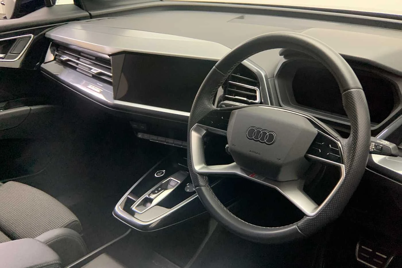 Audi-Q4 e-tron-image-5