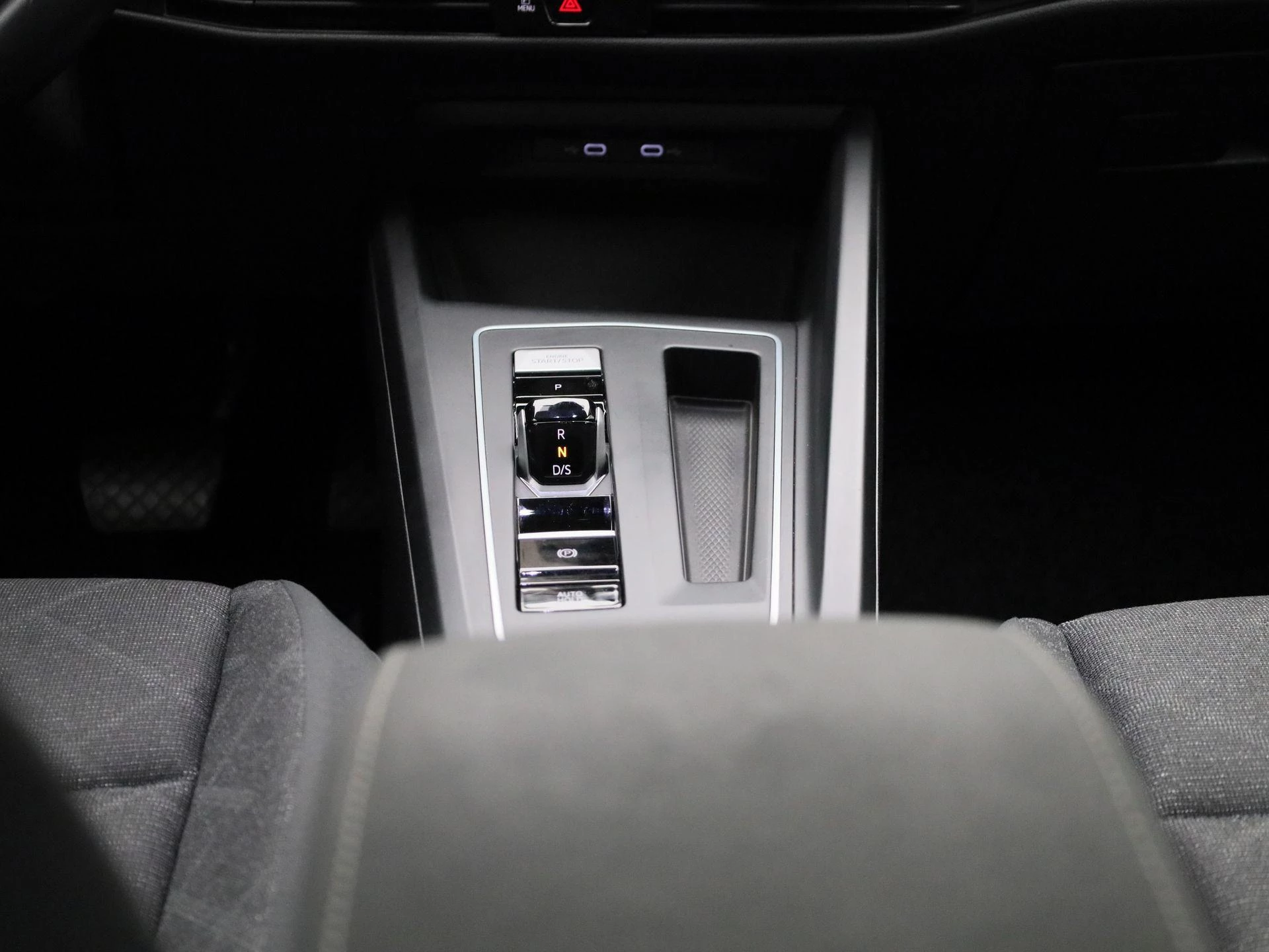 Volkswagen-Golf-image-9