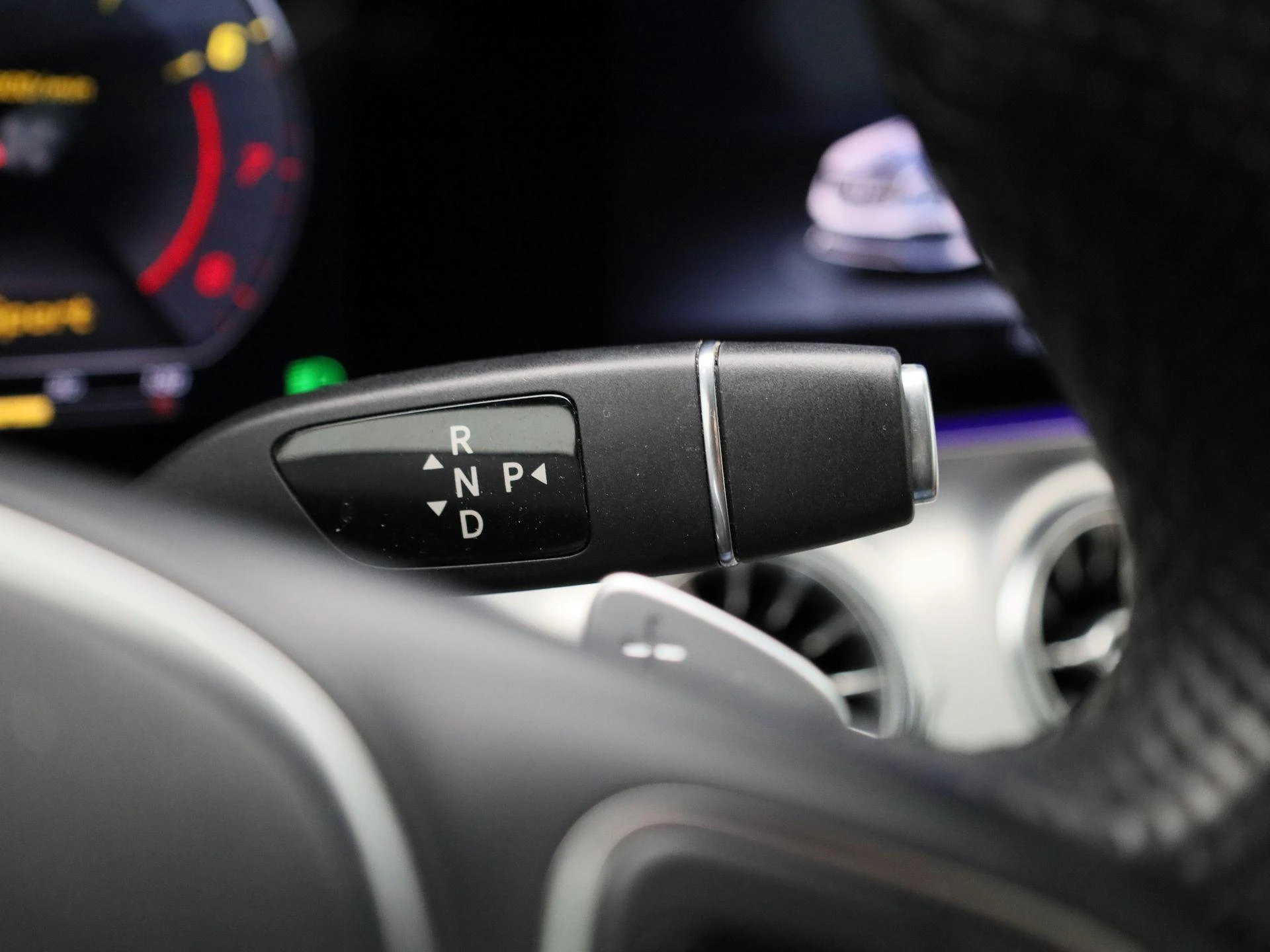 Mercedes-Benz-E-Klasse-image-27