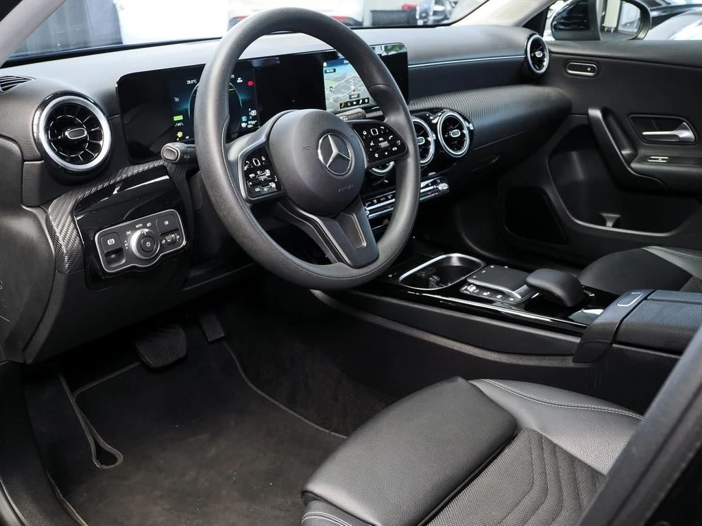 Mercedes-Benz-A-Klasse 250 e-image-8