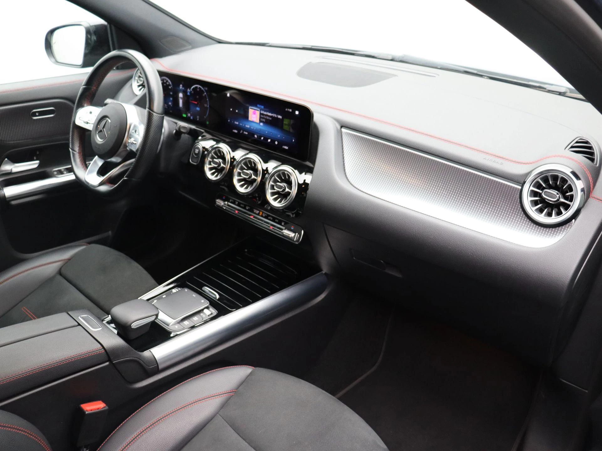 Mercedes-Benz EQA 250 AMG Line + TREKHAAK + KEY LESS + CAMERA +