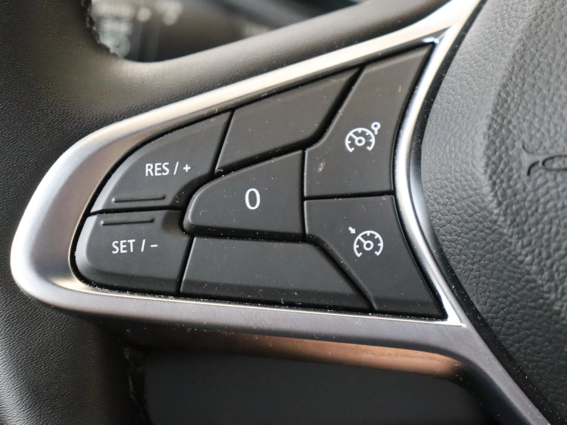 Renault-Clio-image-11