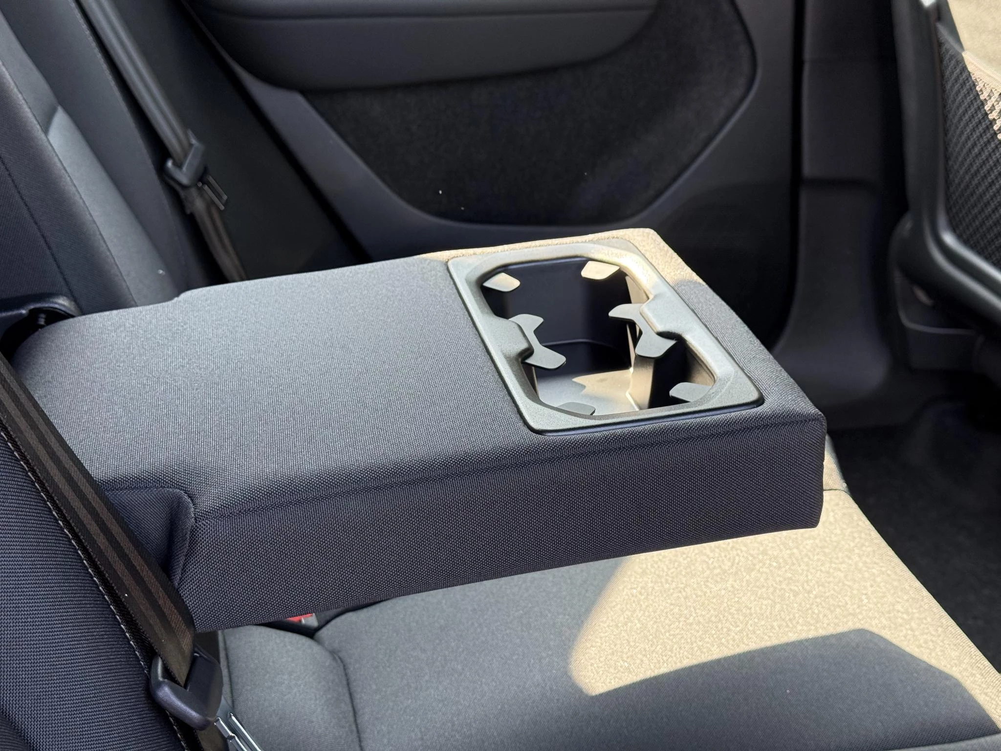 Volvo-EX40-image-6