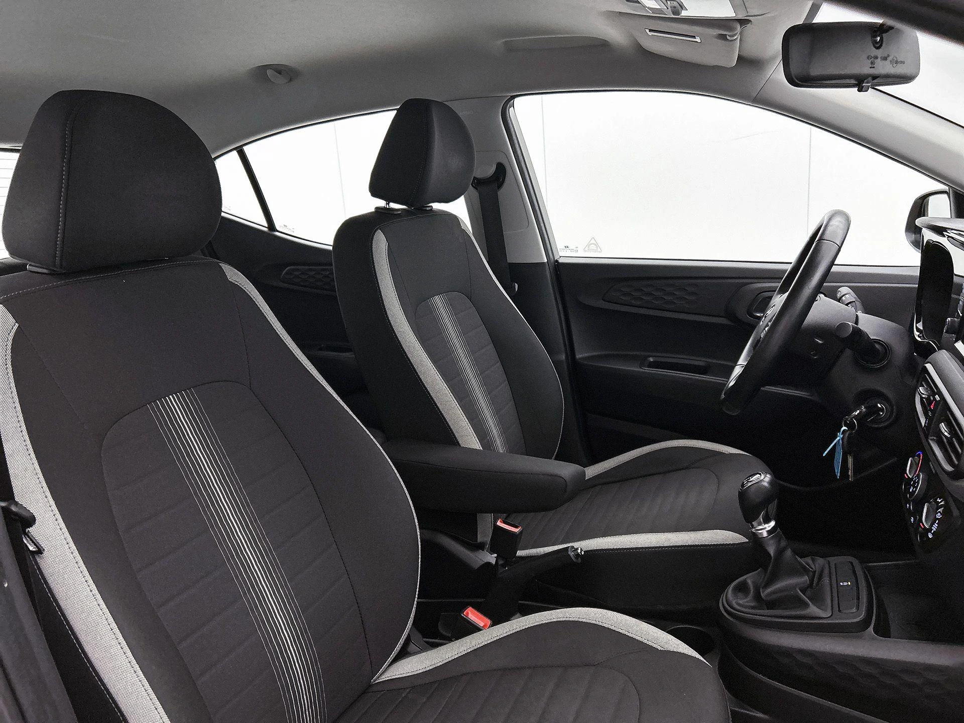 Hyundai-i10-image-31