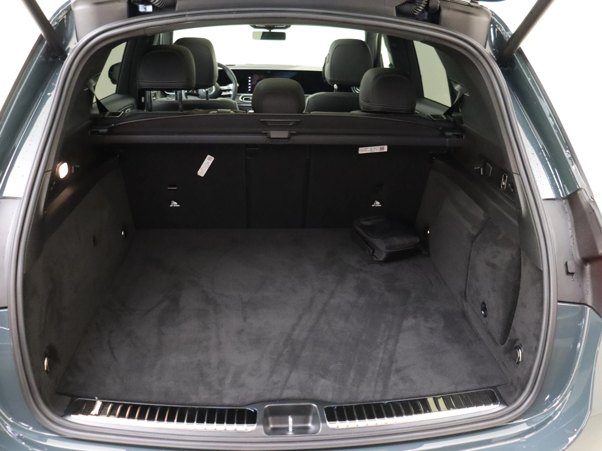 Mercedes-Benz-GLE-image-29