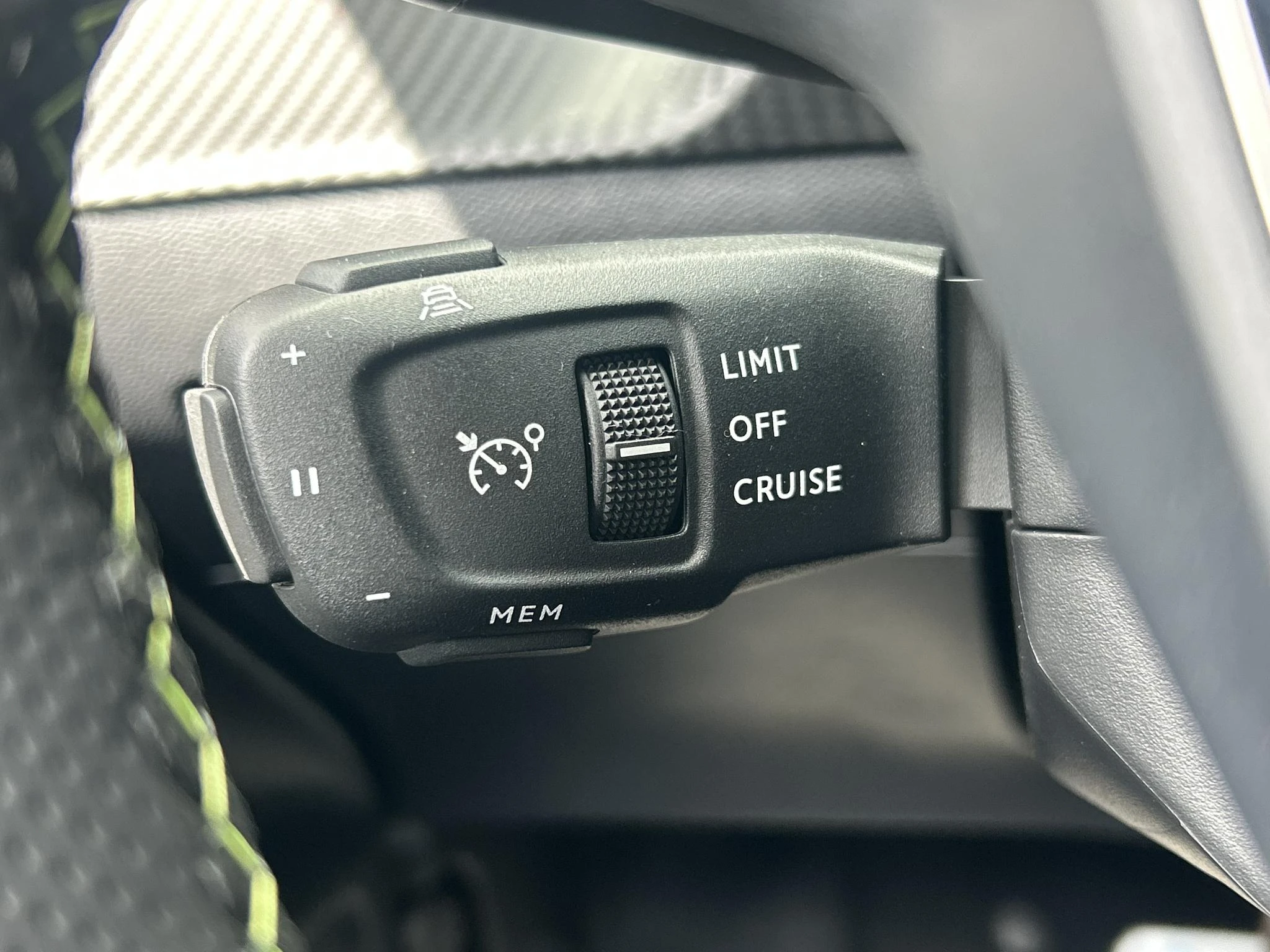 Peugeot-208-image-13