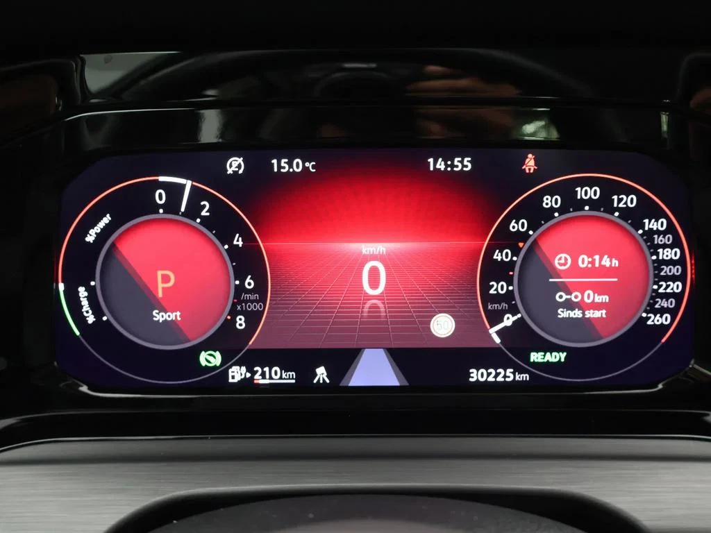 Volkswagen-Golf-image-19
