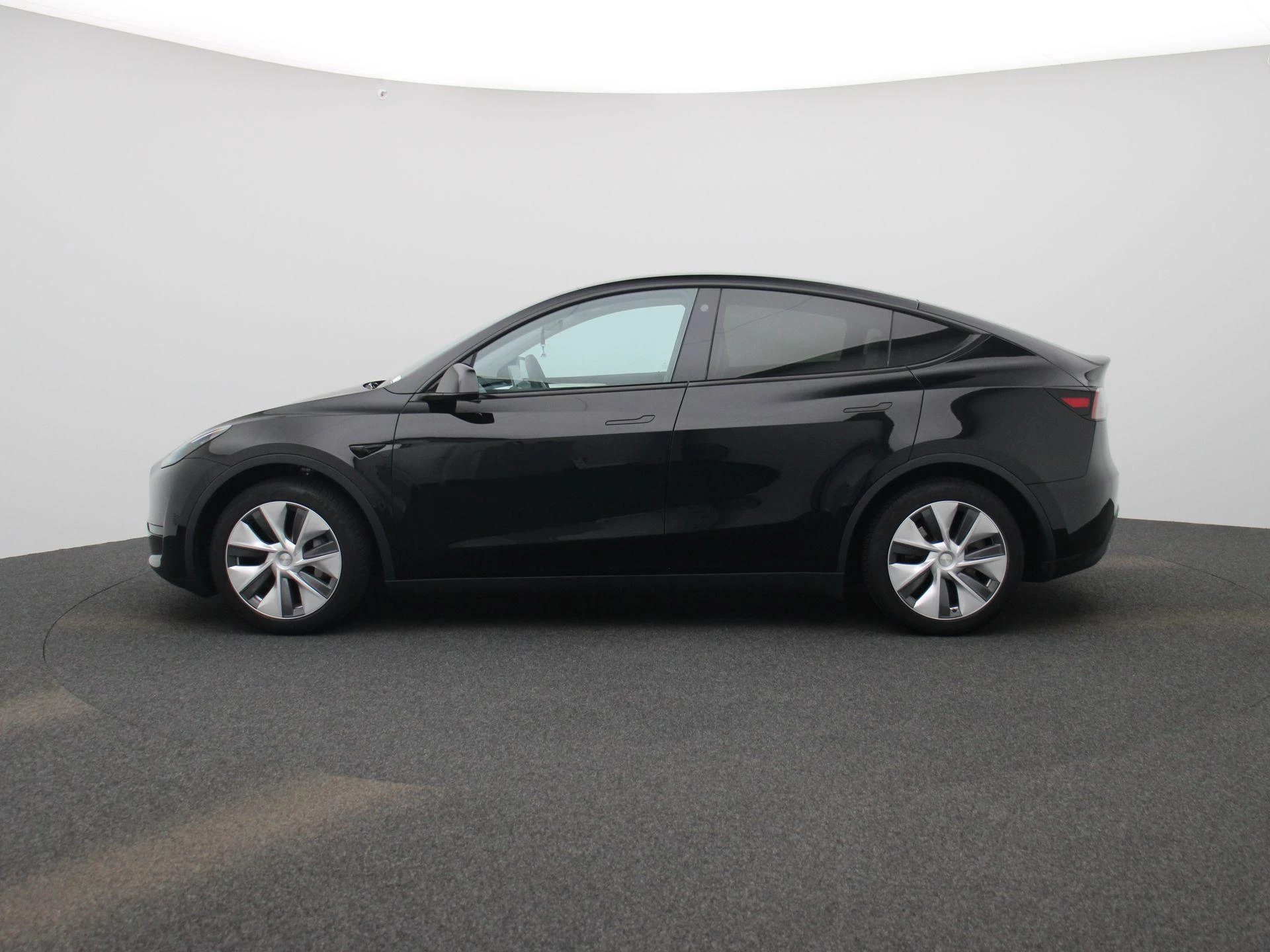 Tesla-Model Y-image-3