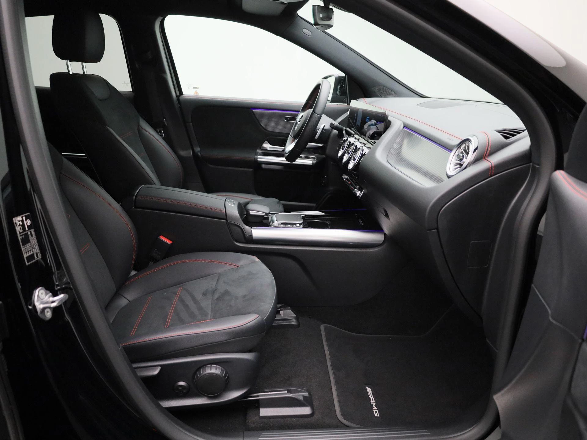 Mercedes-Benz-EQA-image-43