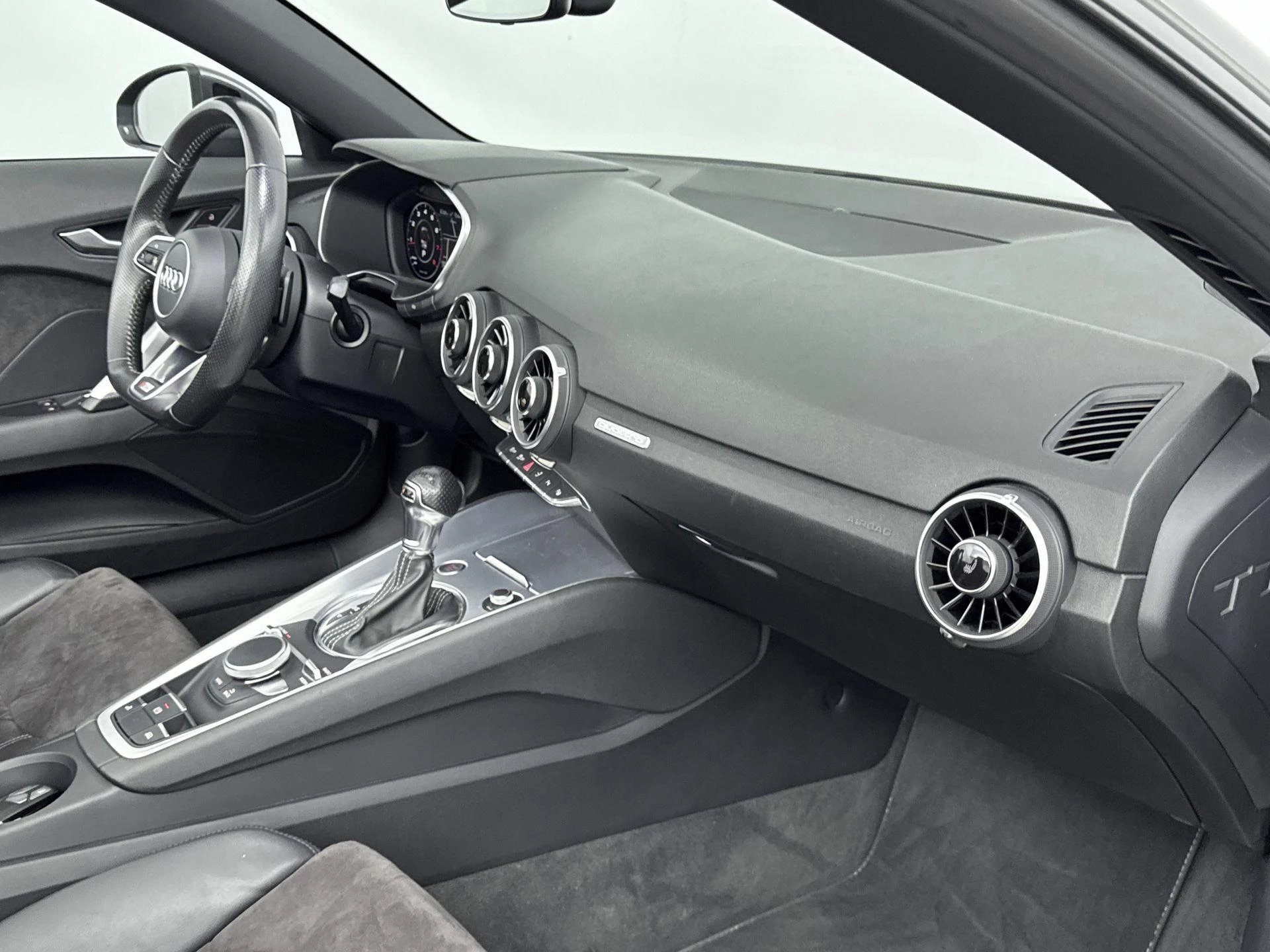 Audi-TT-image-11
