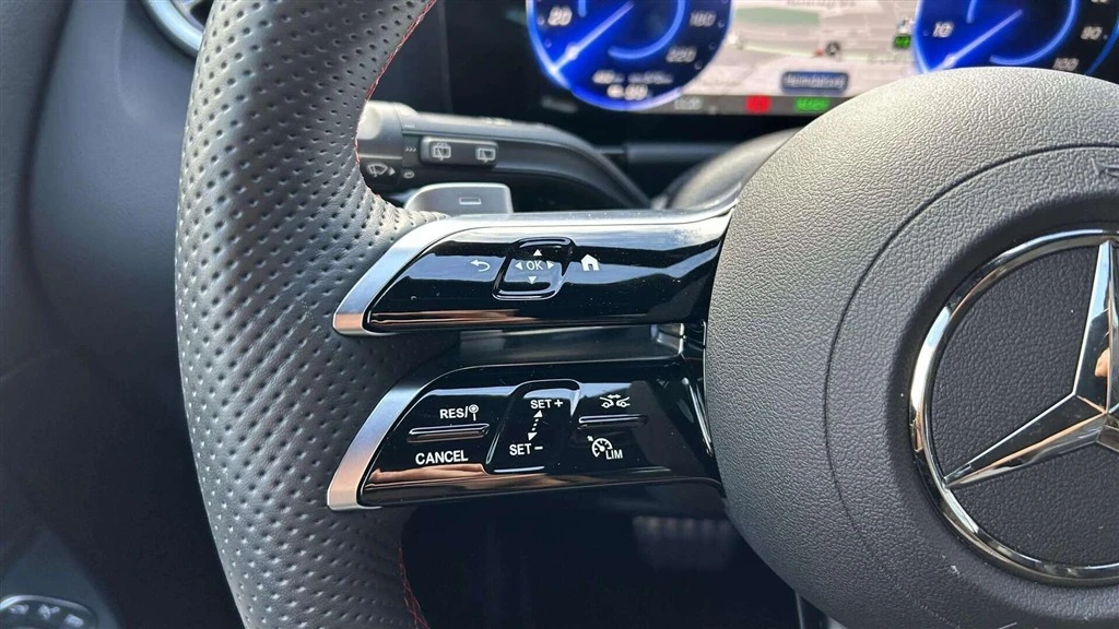 Mercedes-Benz-EQA-image-12