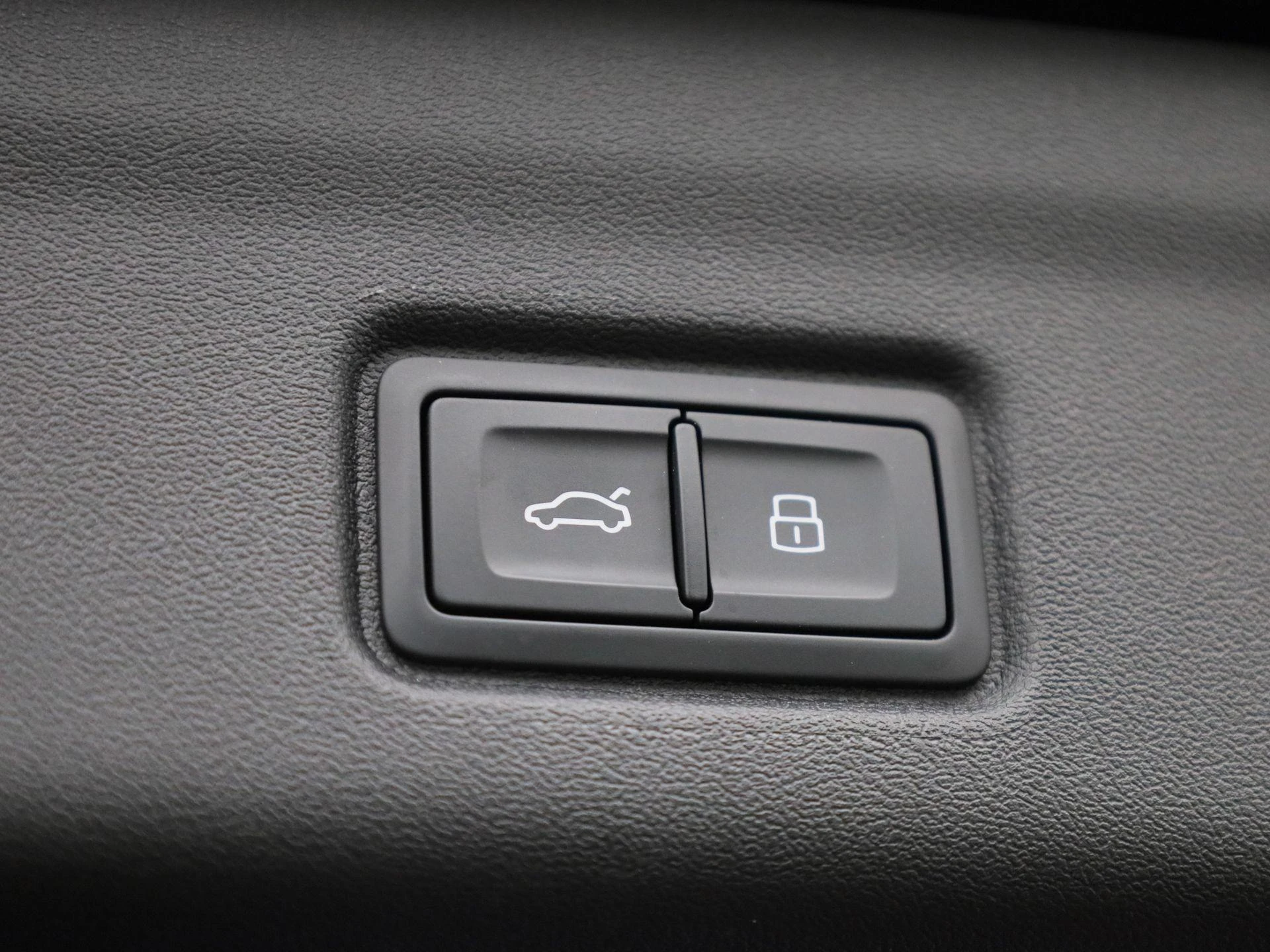 Audi-Q6 e-tron-image-14
