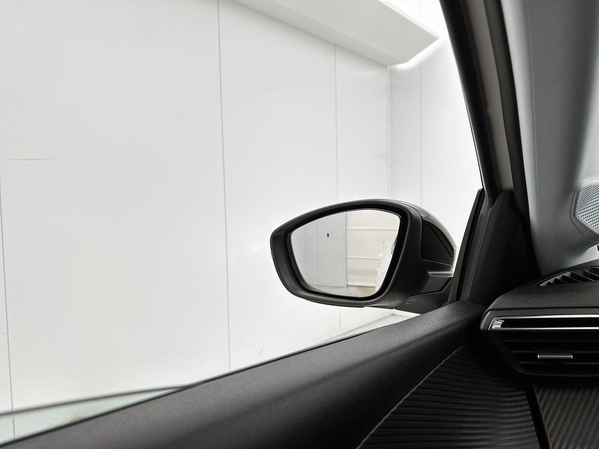 Peugeot-208-image-18