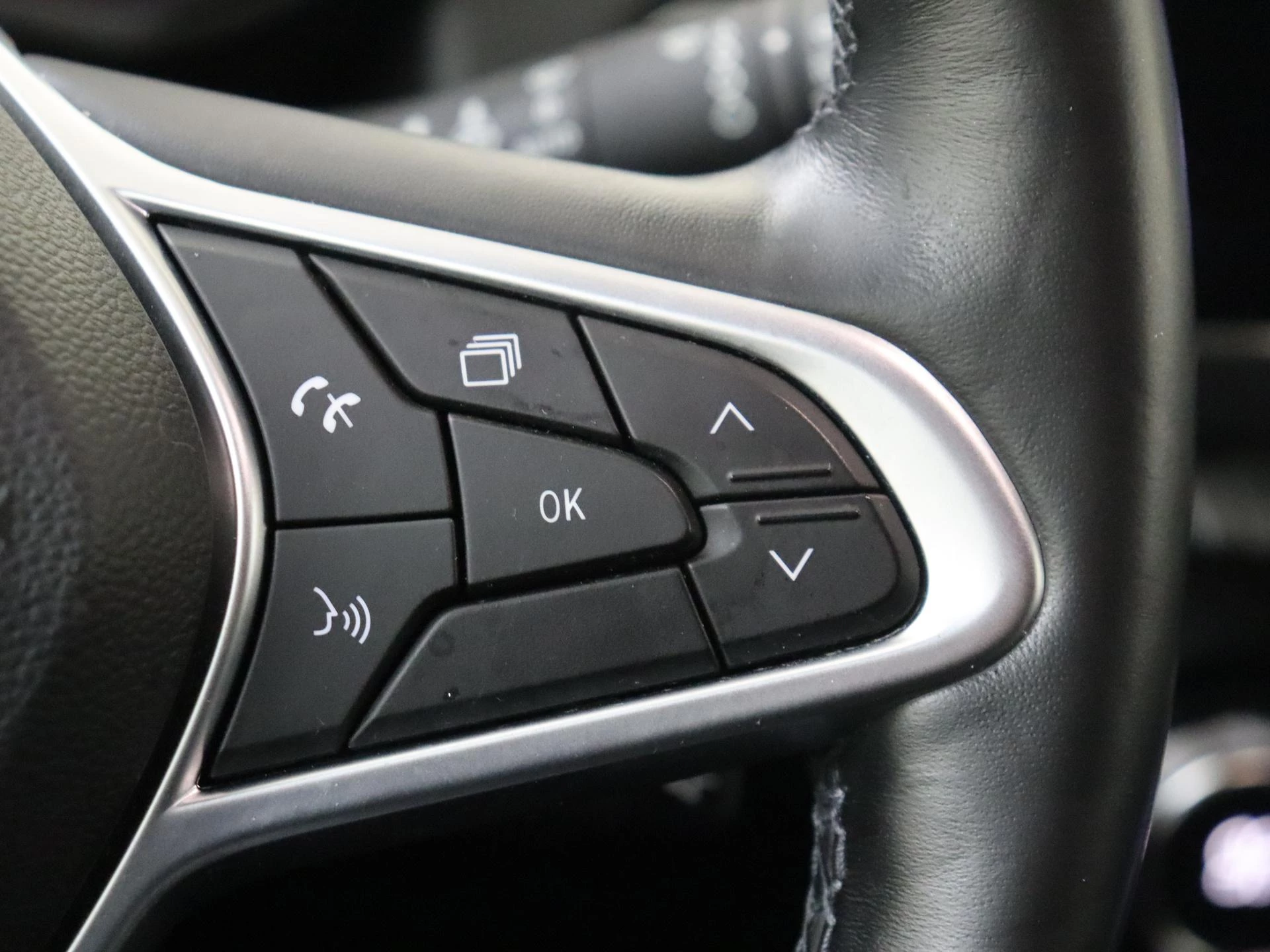 Renault-Clio-image-13