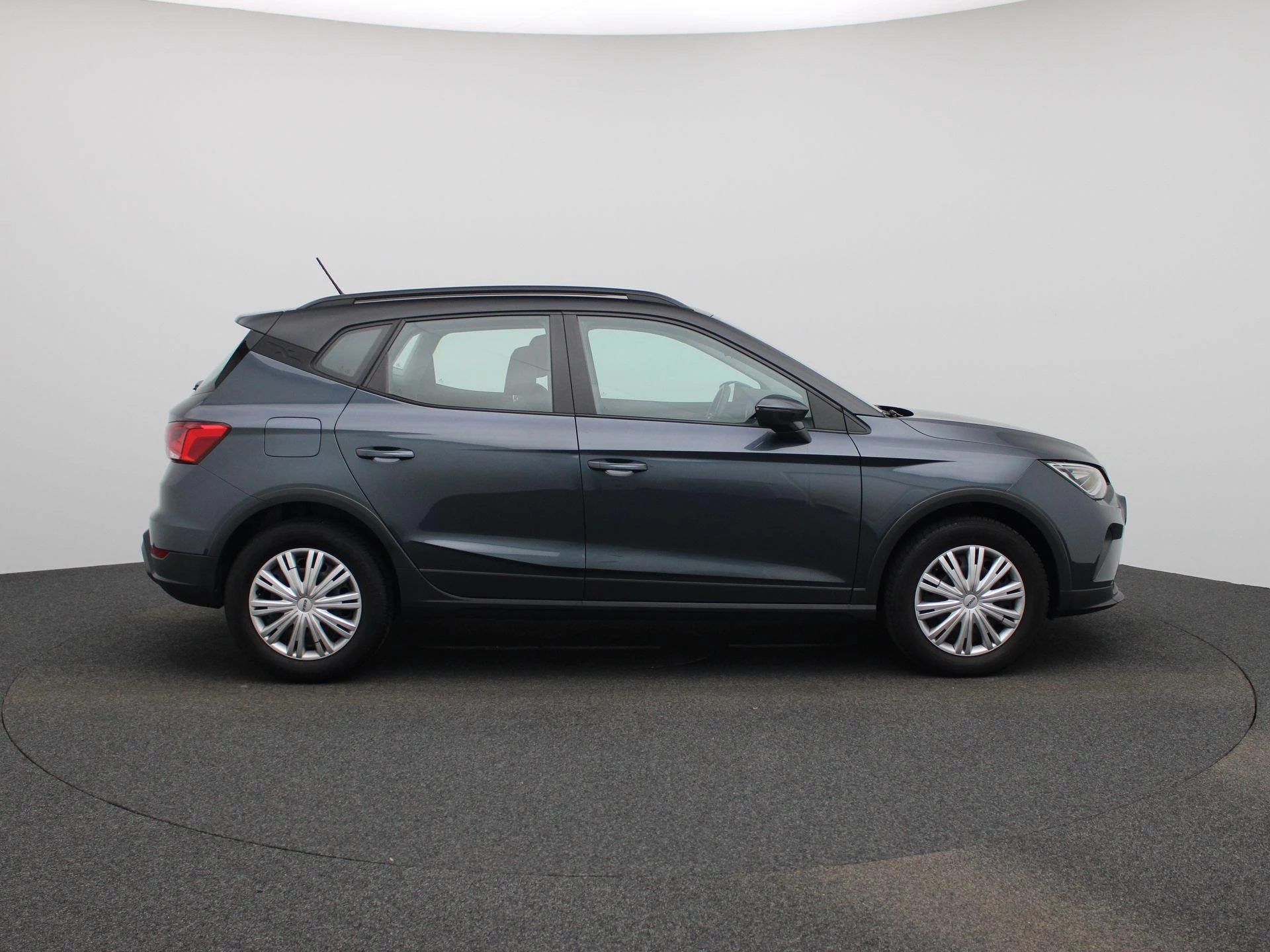 SEAT-Arona-image-5