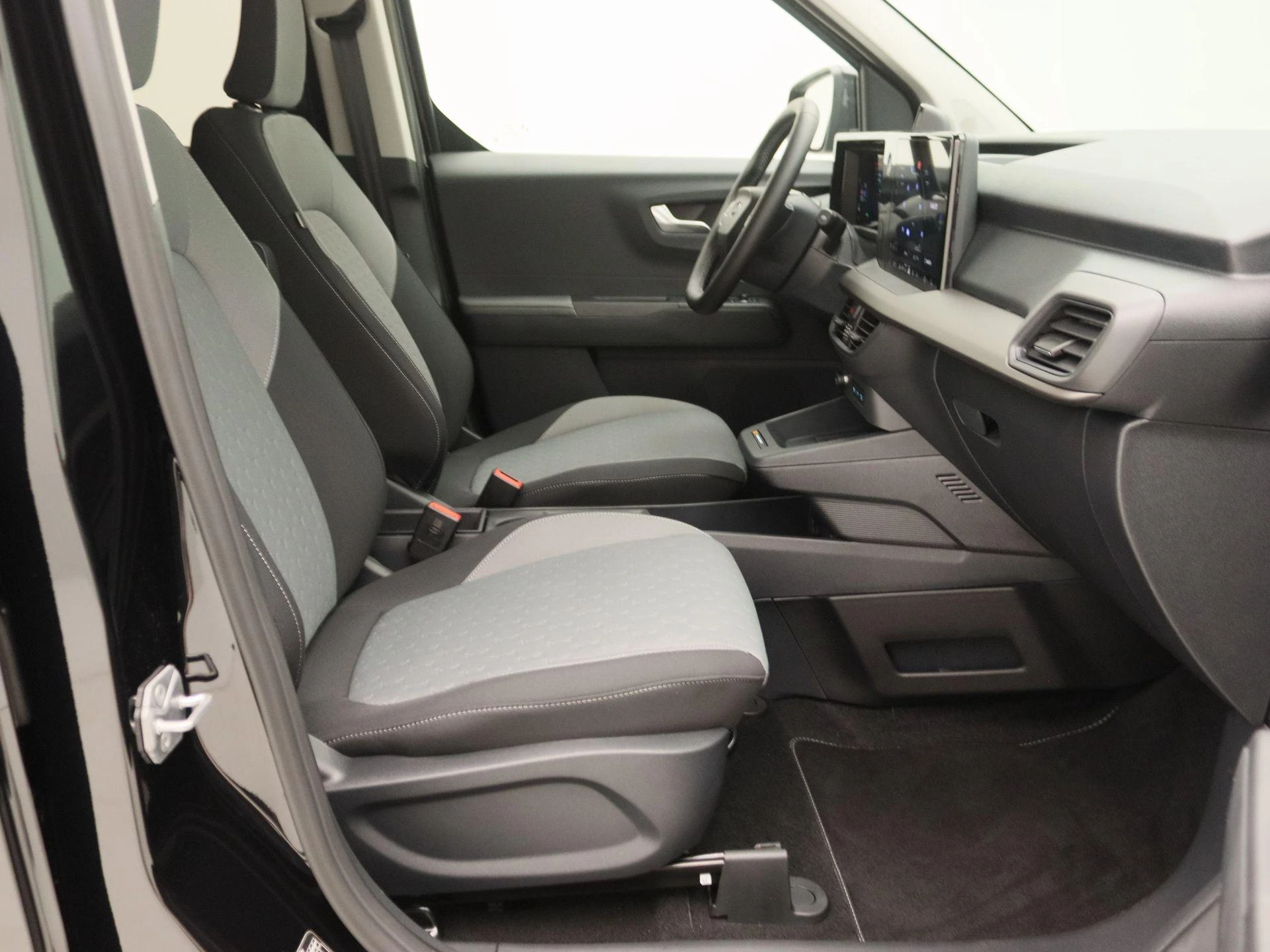 Ford-E-Transit Courier-image-22