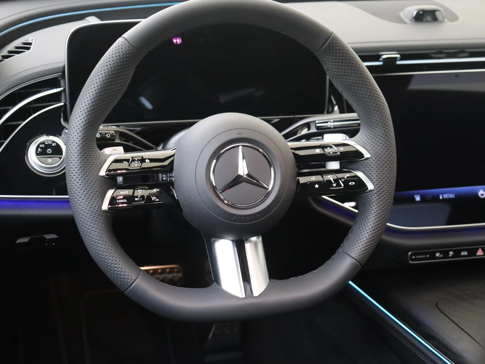 Mercedes-Benz-E-Klasse-image-8