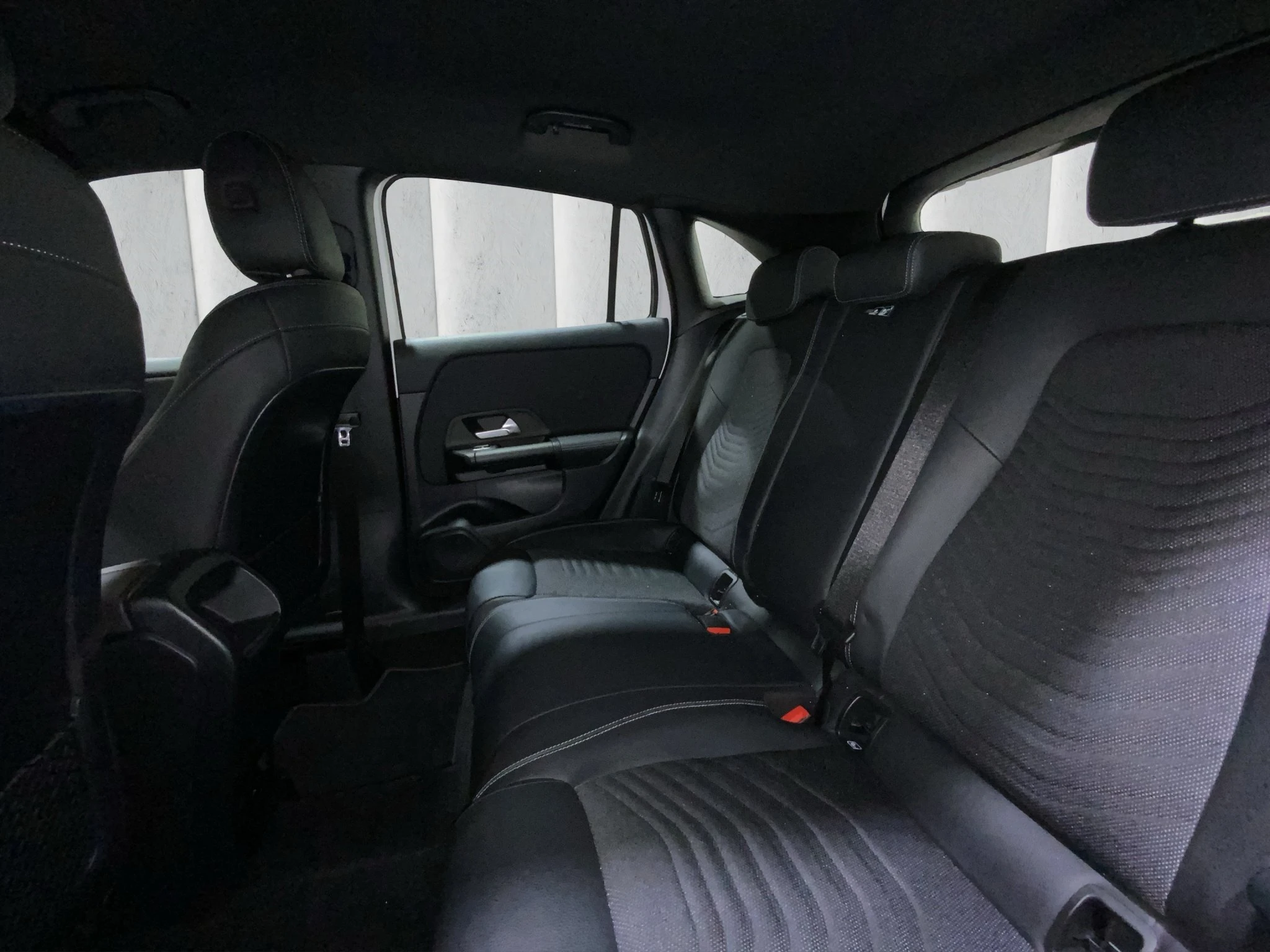 Mercedes-Benz-GLA-image-10