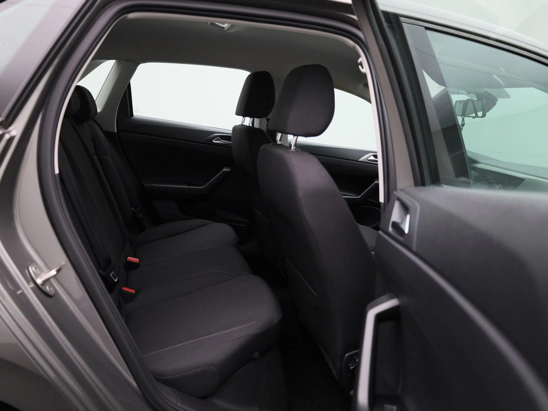 Volkswagen-Polo-image-32