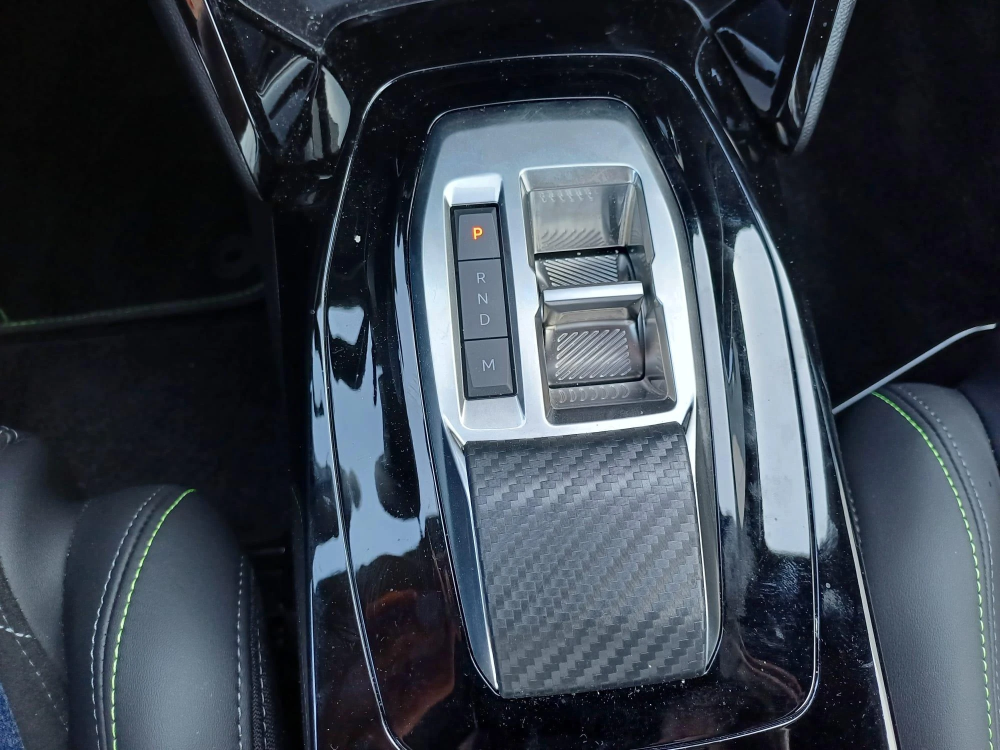 Peugeot-208-image-16