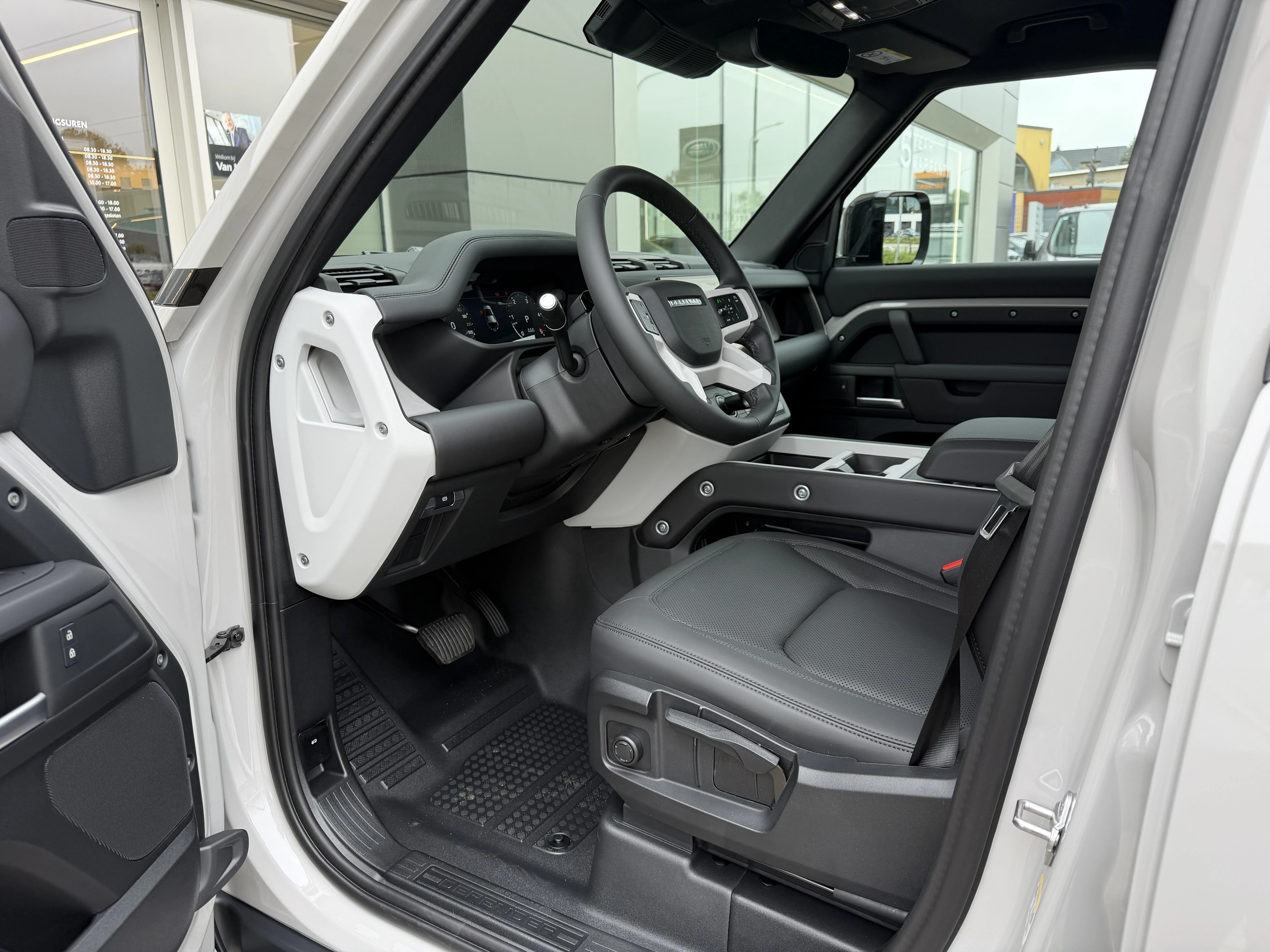Land Rover-Defender-image-22