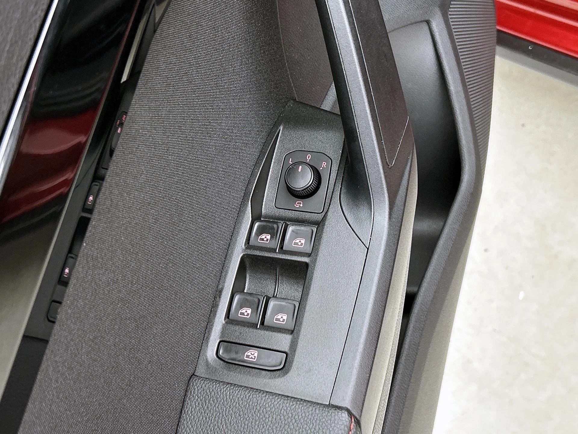 SEAT-Arona-image-24