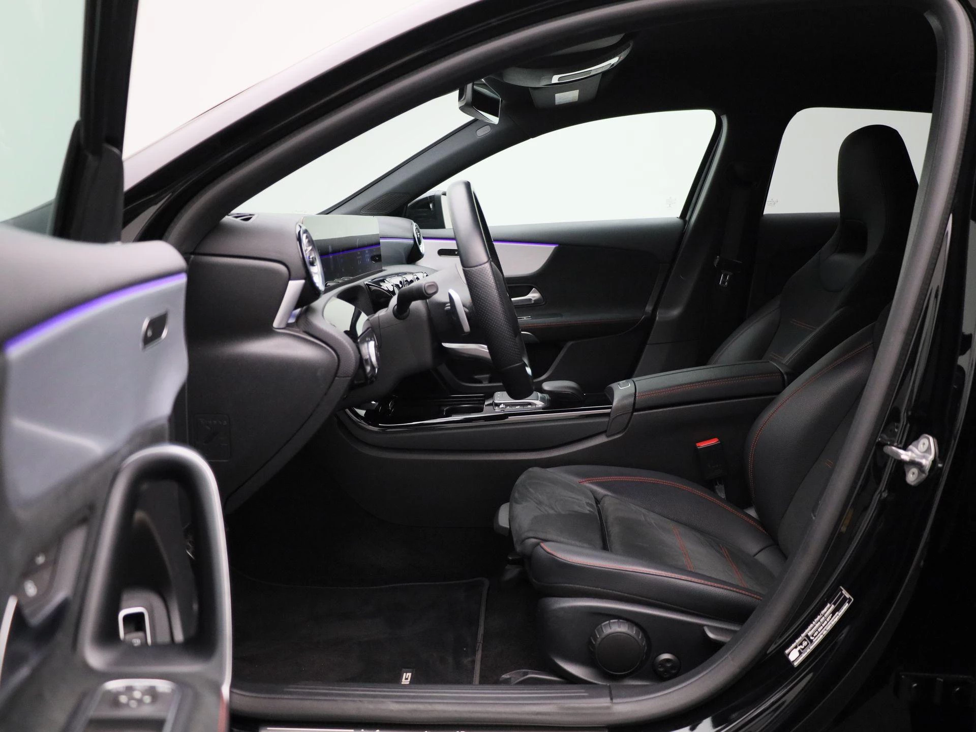 Mercedes-Benz-A-Klasse-image-10
