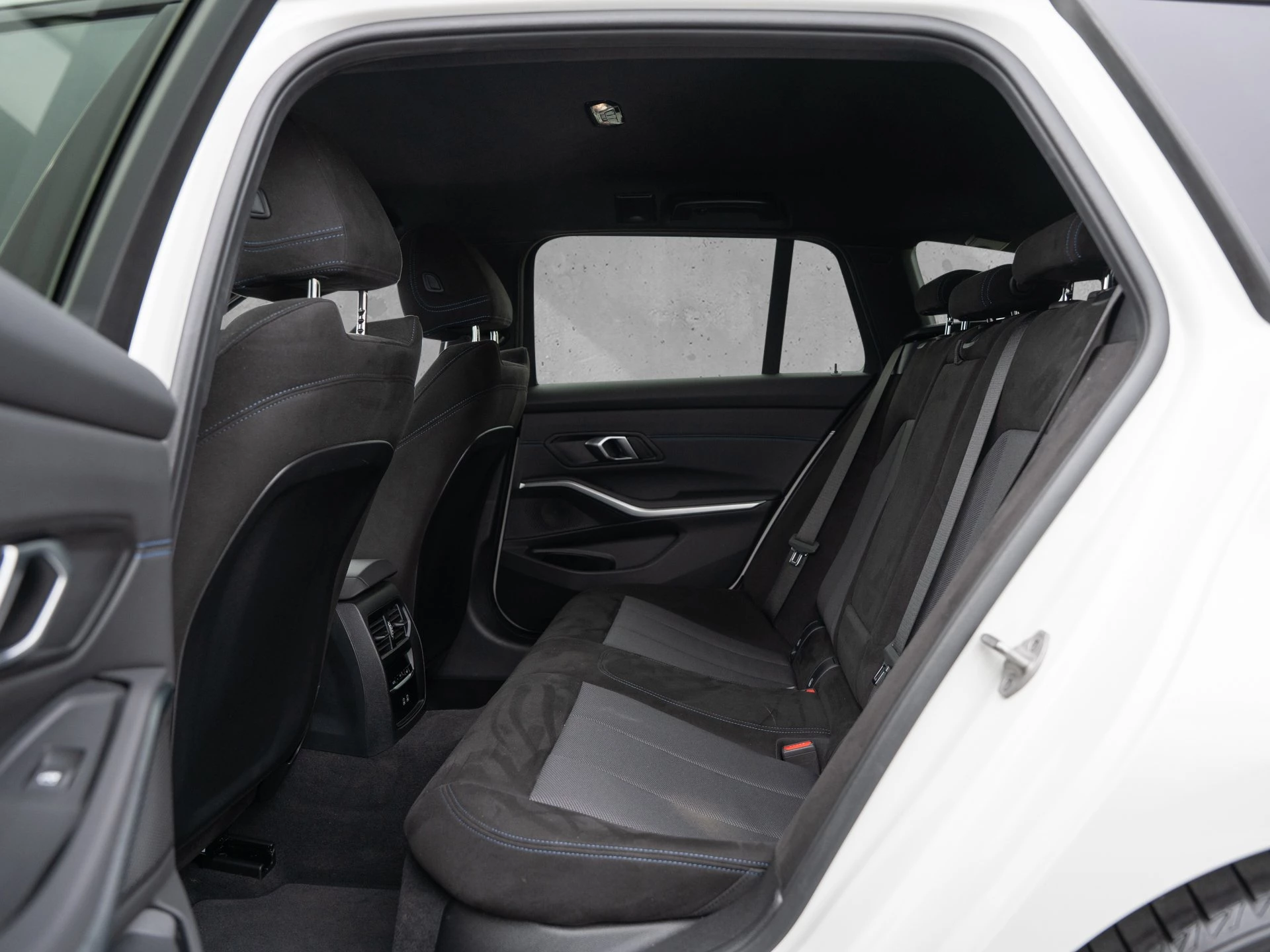 BMW 3er Reihe 320i Touring M Sport / Standheizung