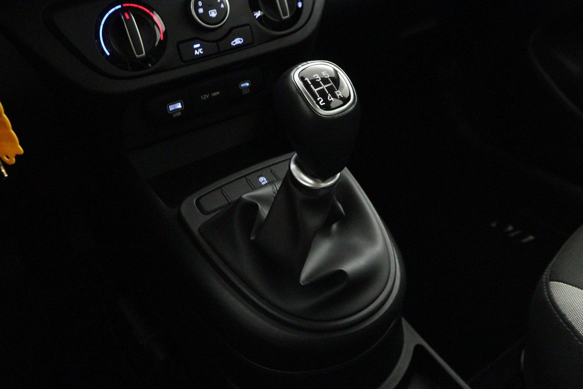 Hyundai-i10-image-18