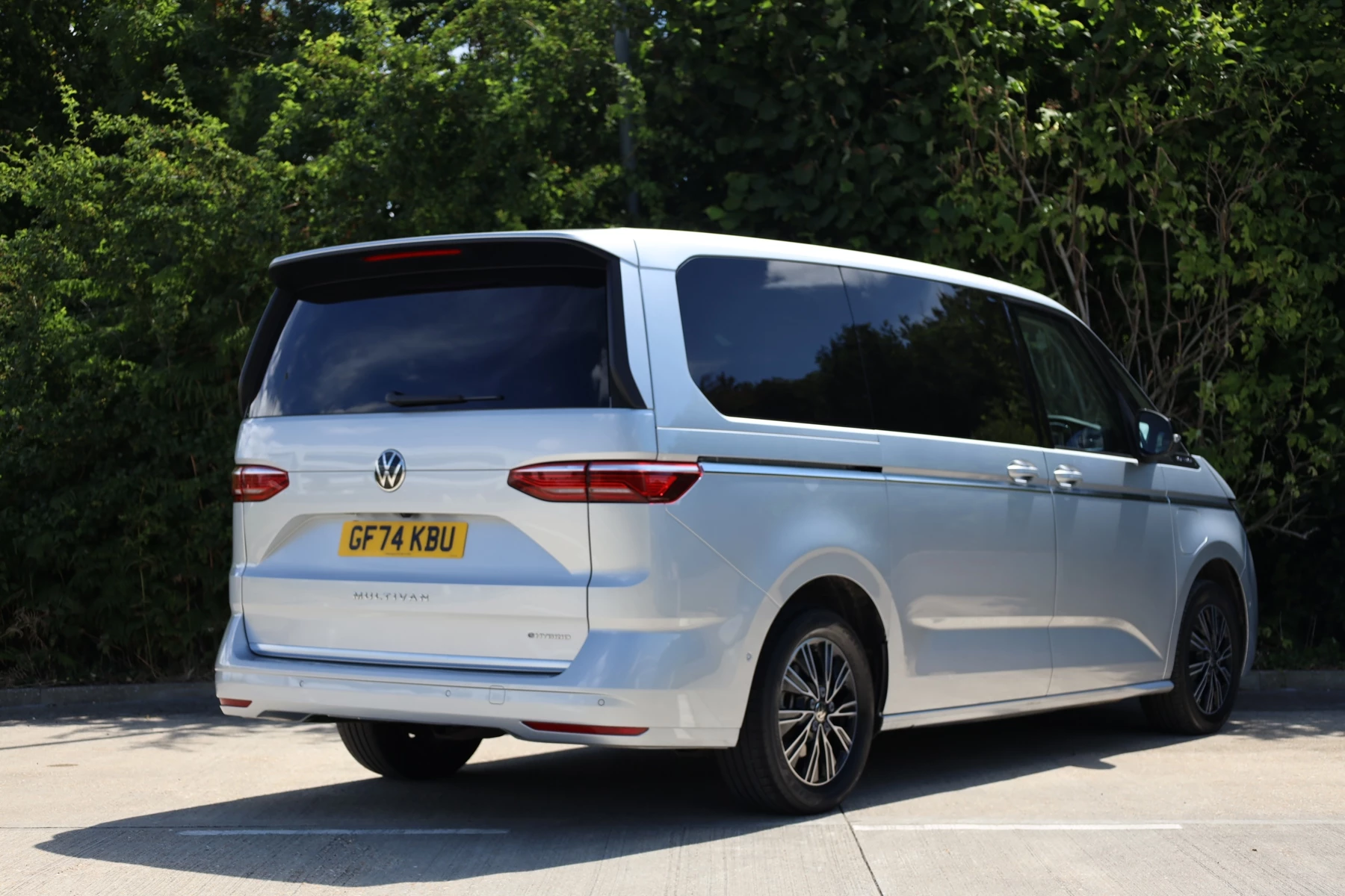 Volkswagen-Multivan-image-14