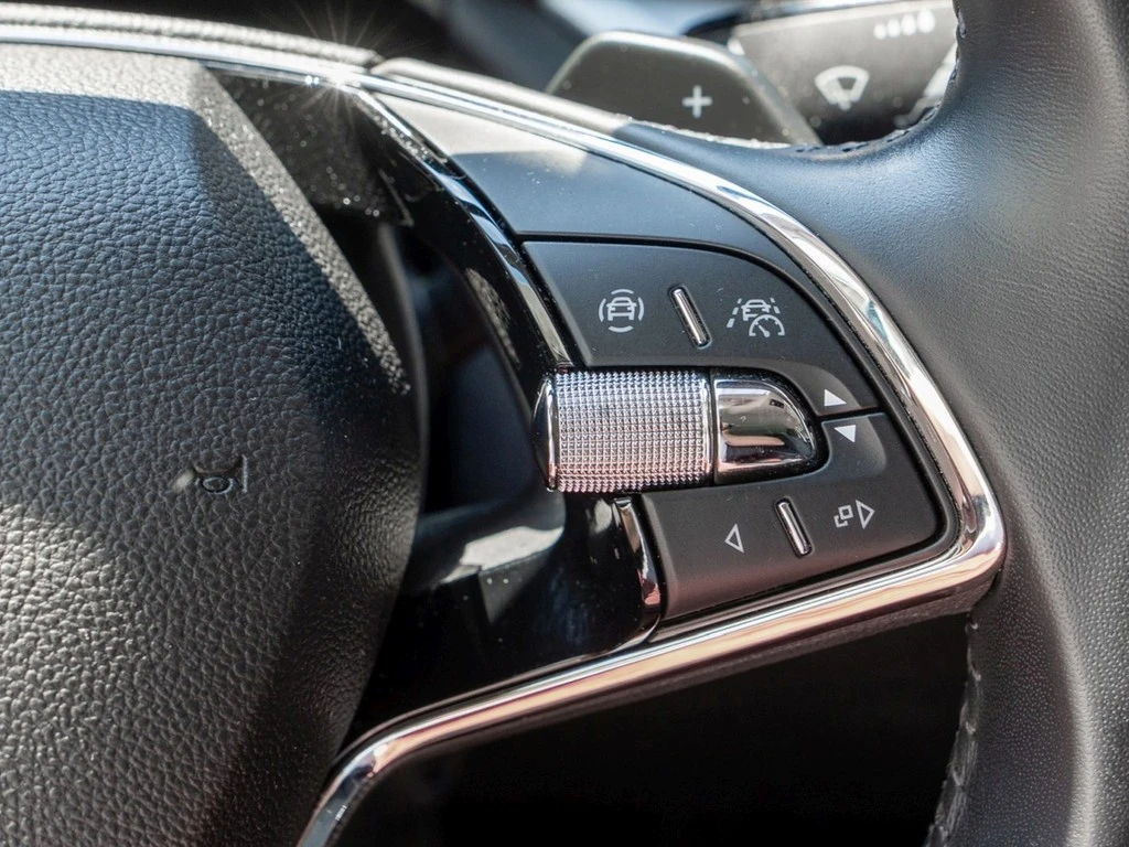 Škoda Octavia Combi 2.0 TDI DSG Style Navi/LED/SHZ